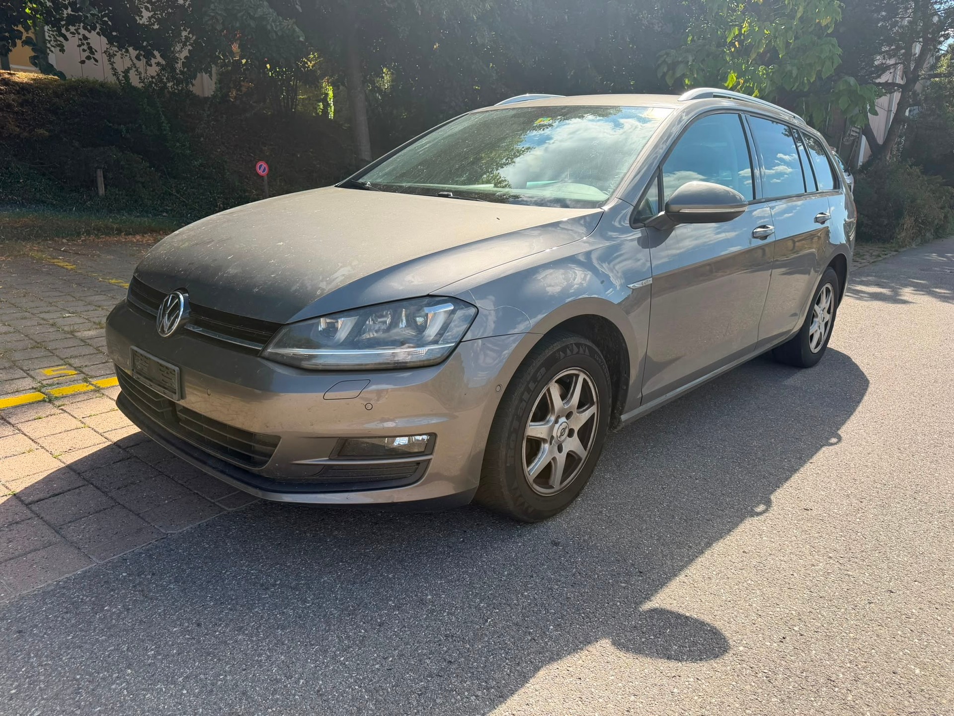 VW Golf Variant 1.4 TSI Comfortline DSG-image-1