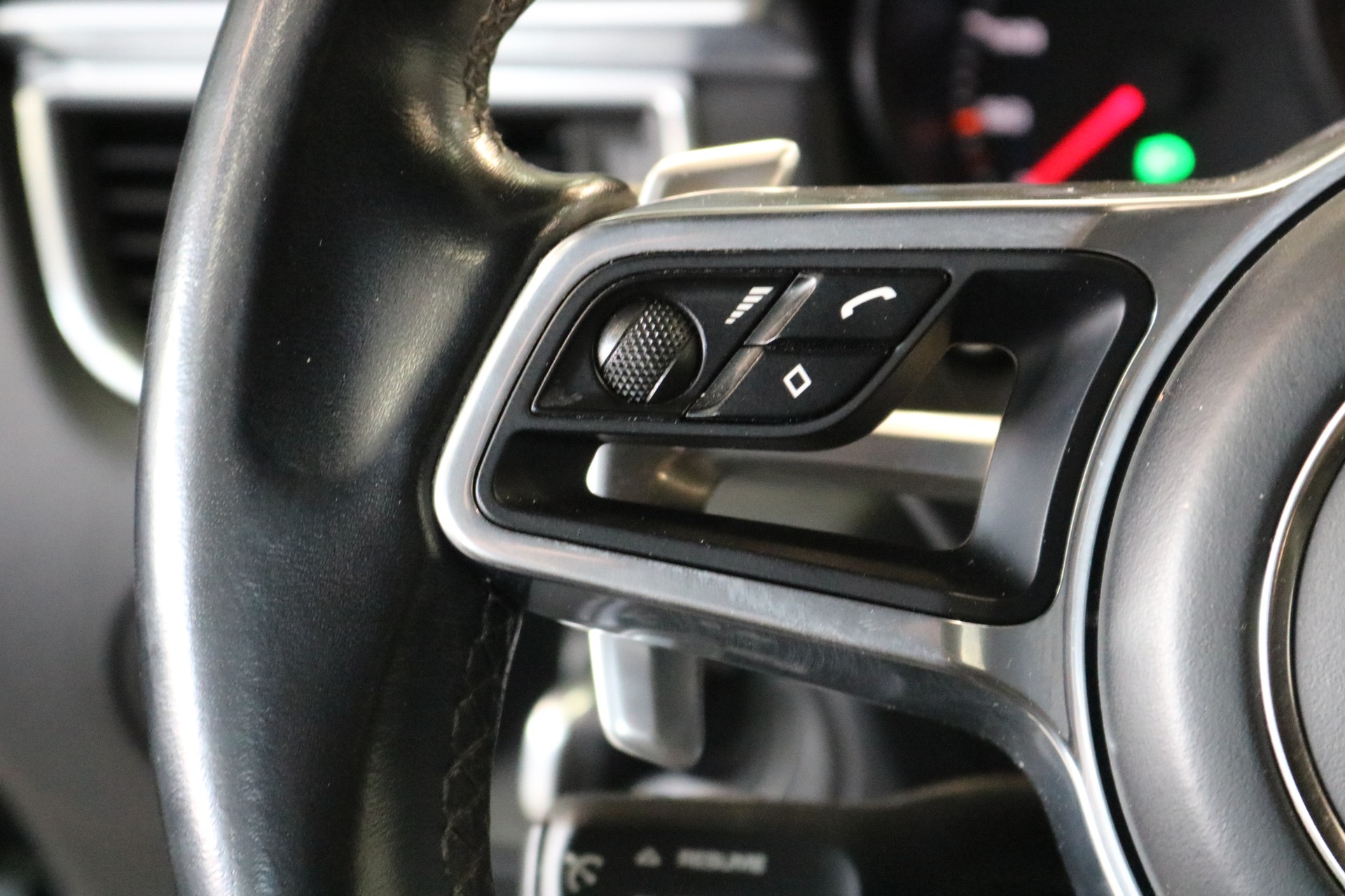 PORSCHE Macan GTS PDK-image-36