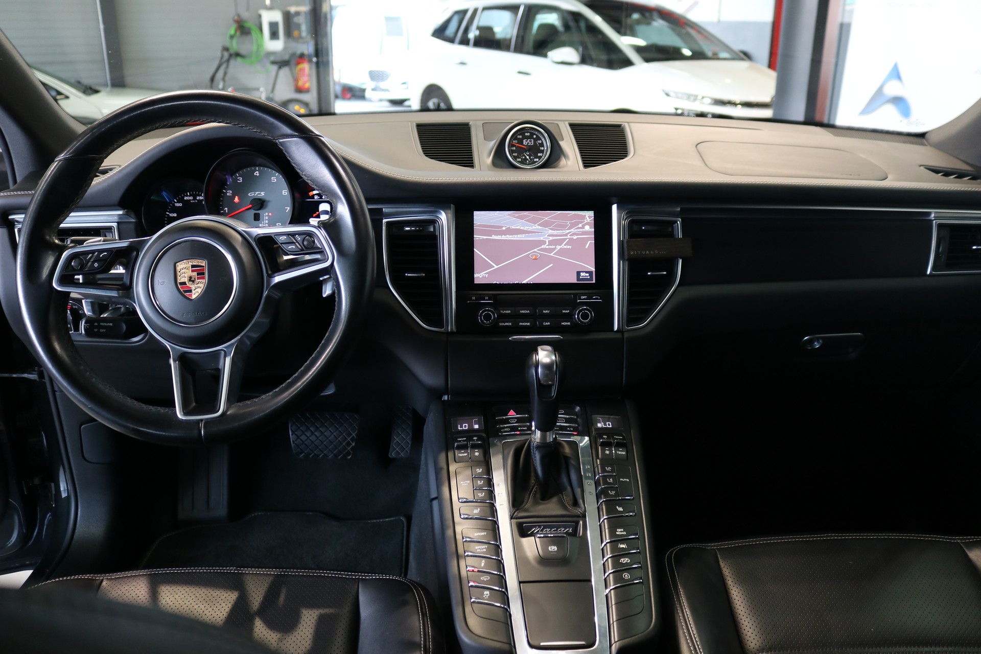 PORSCHE Macan GTS PDK-image-33
