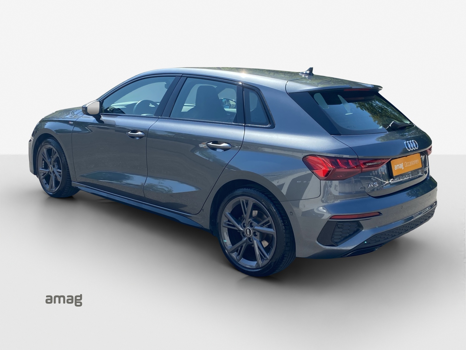 AUDI A3 Sportback 35 TFSI S line Attraction S-tronic-image-2
