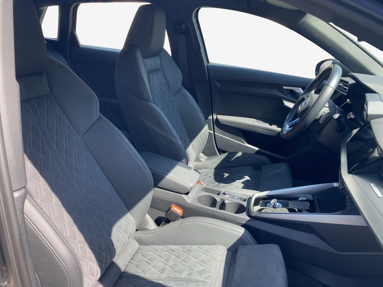 AUDI A3 Sportback 35 TFSI S line Attraction S-tronic-image-15