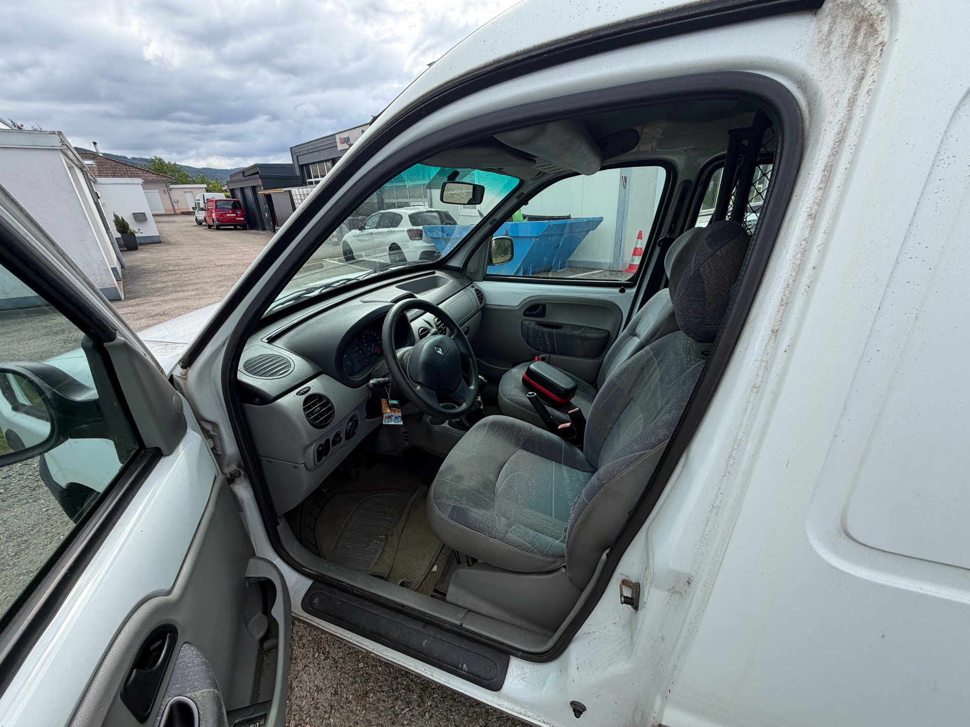 RENAULT Kangoo 1.5 dCi-image-9