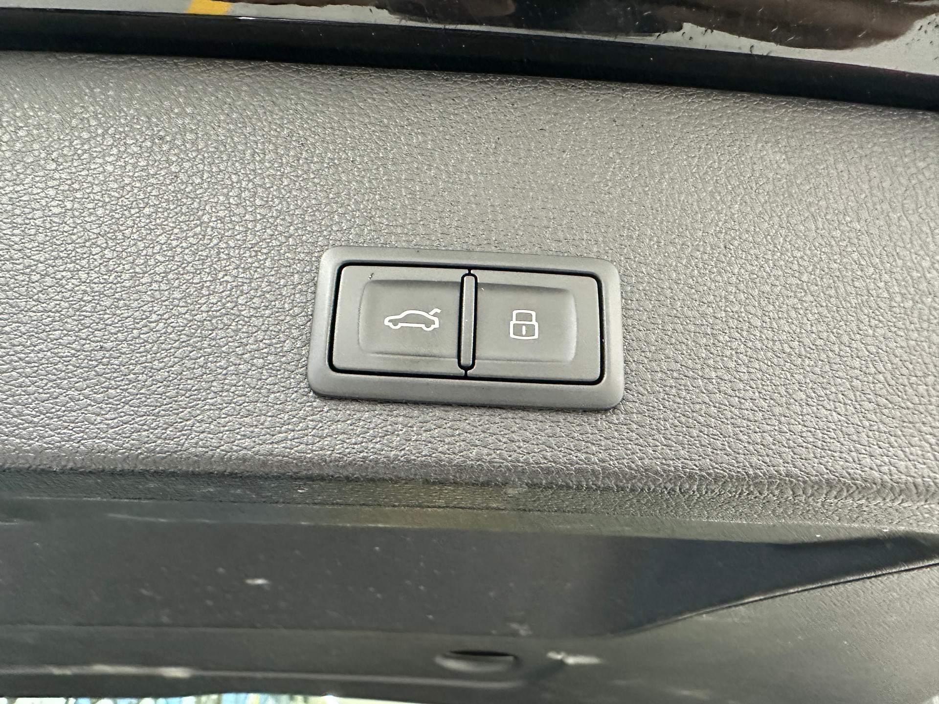 AUDI Q2 35 TFSI S line S-tronic-image-12