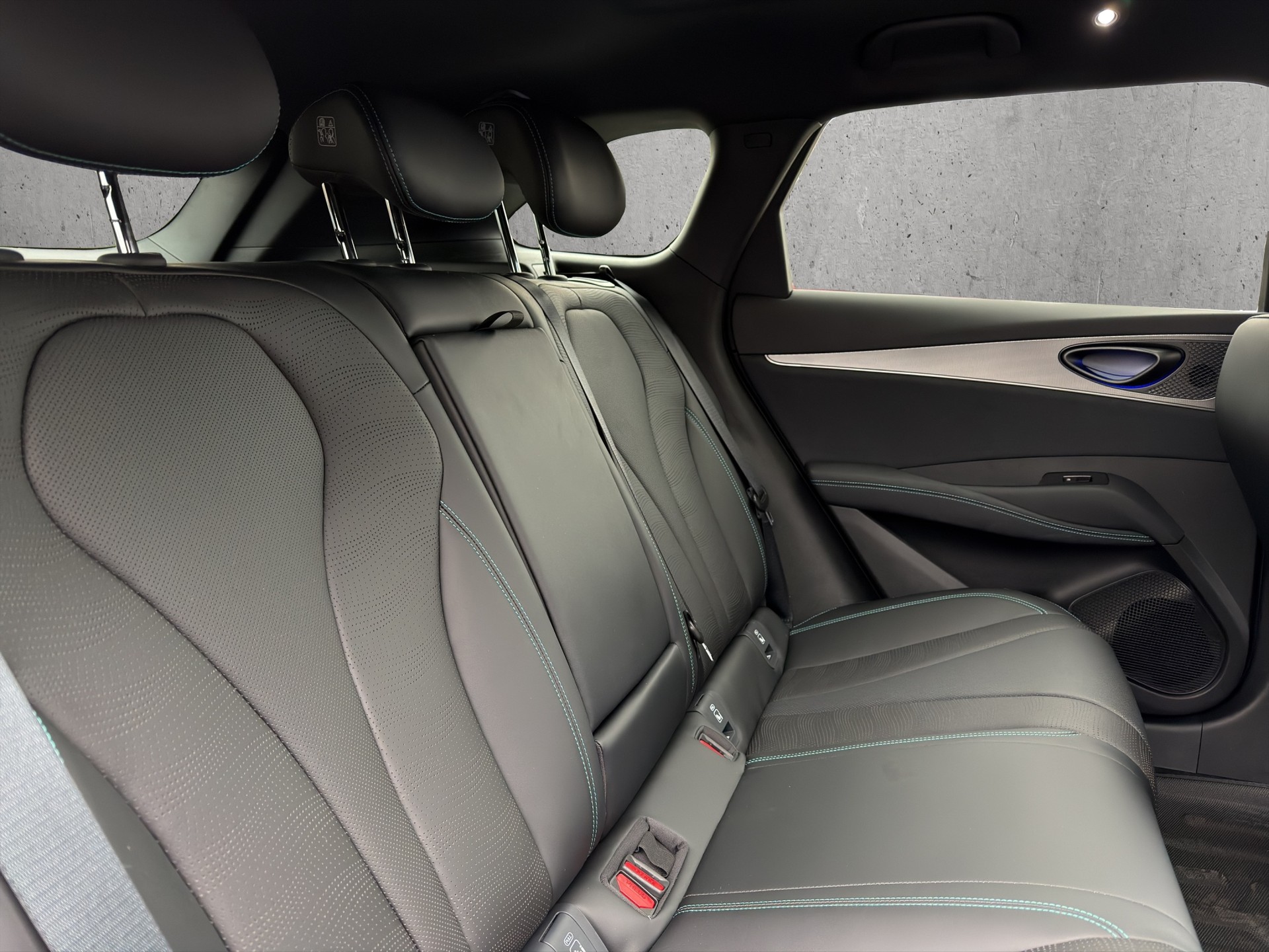 BYD Seal 6 DM-i Touring Comfort-image-12