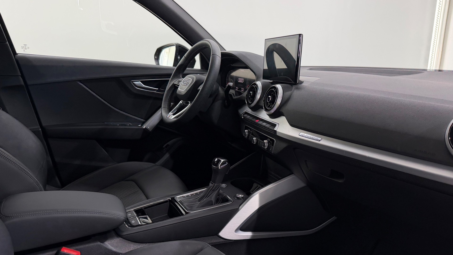 AUDI Q2 2.0 40 TFSI S Line quattro-image-3