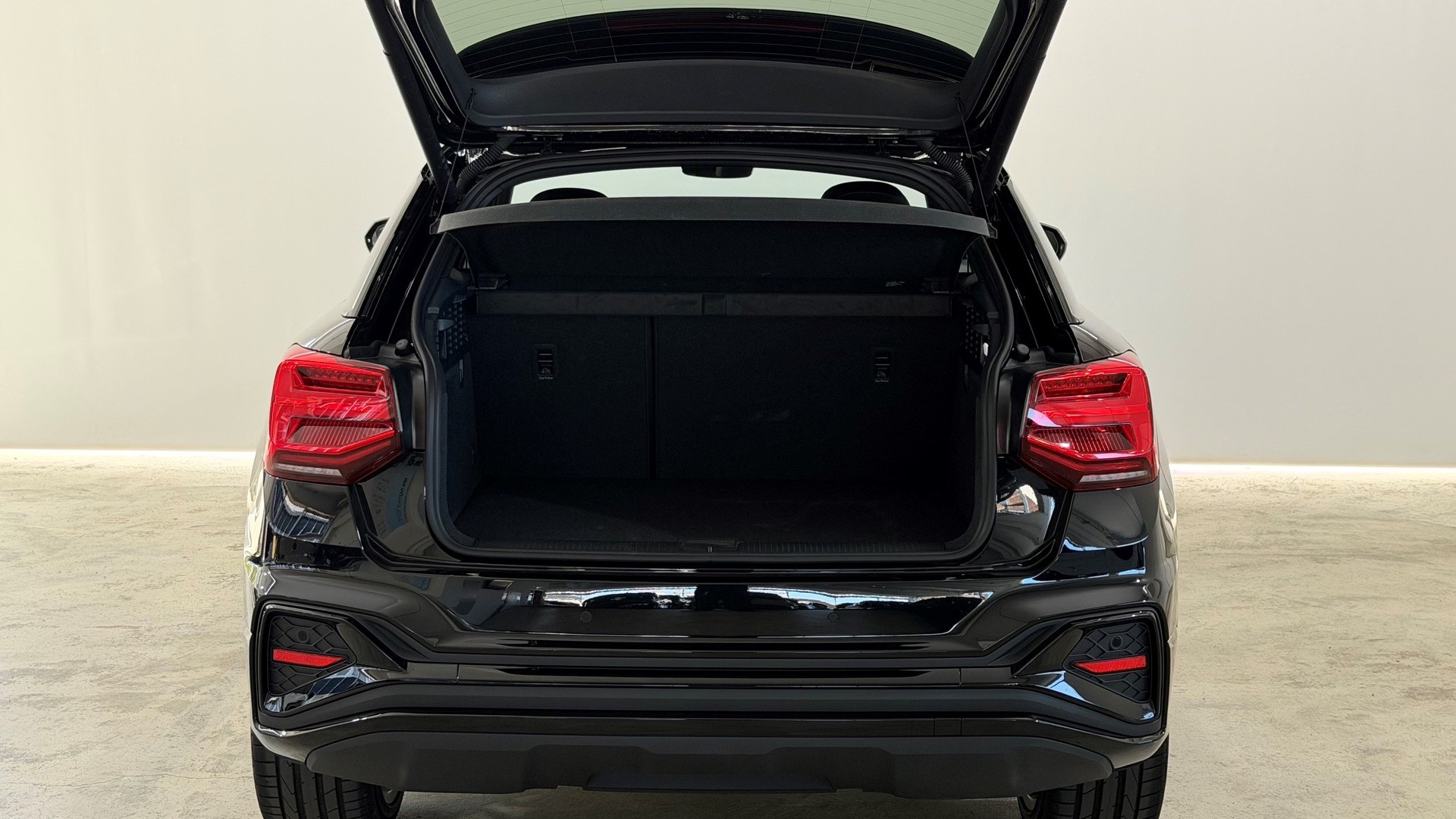 AUDI Q2 2.0 40 TFSI S Line quattro-image-11
