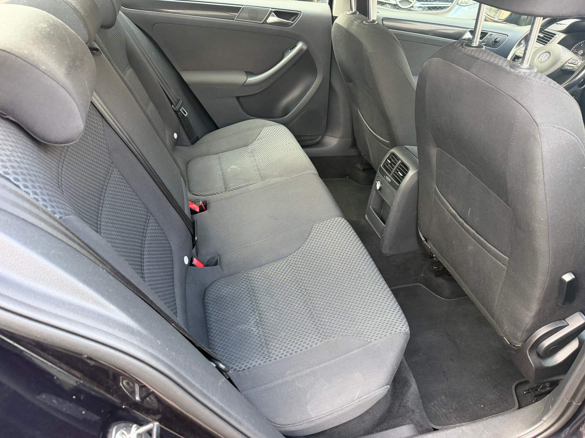 VW Jetta 1.6 TDI BMT Comfortline DSG-image-11