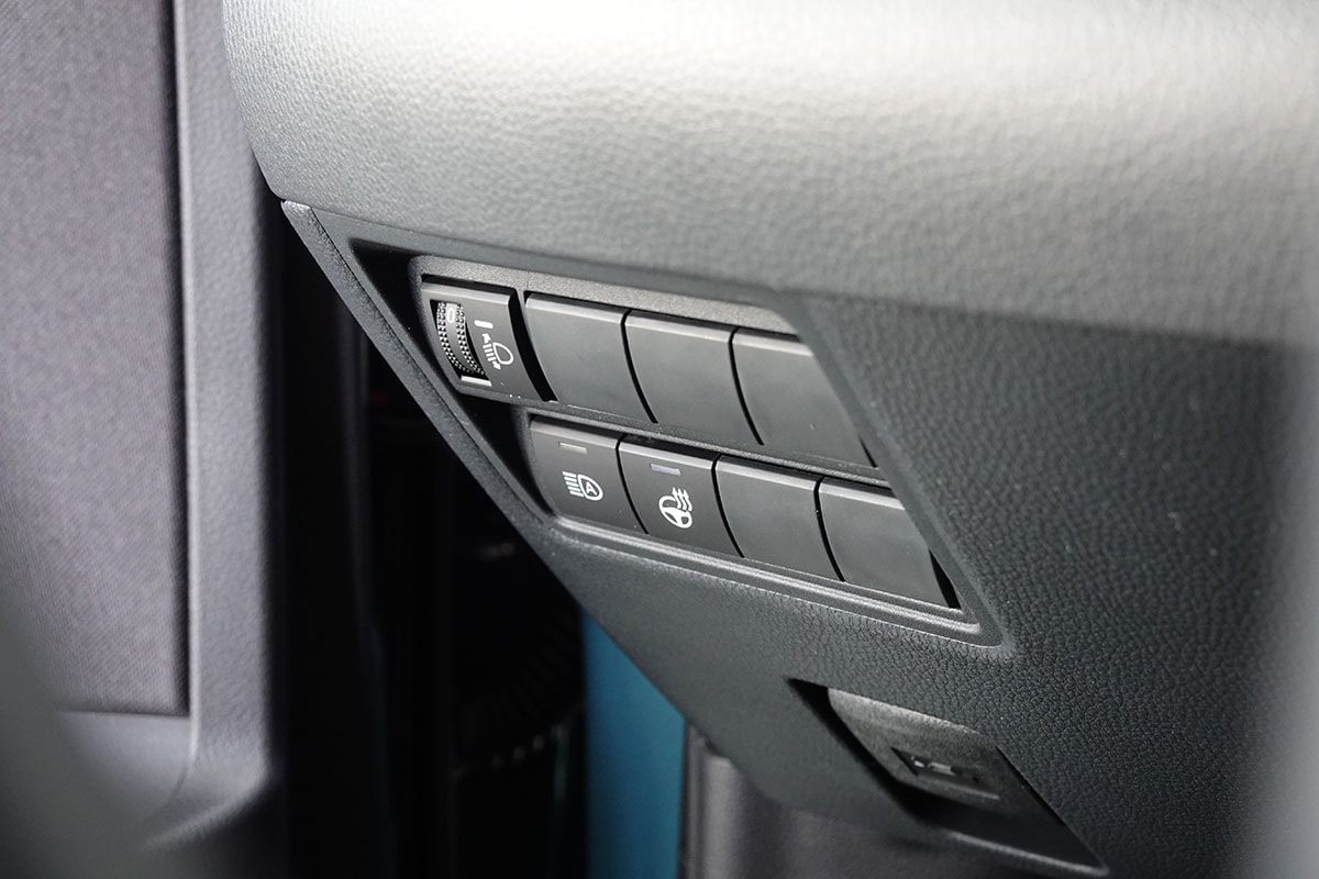 TOYOTA Yaris 1.5 Premium e-CVT-image-13