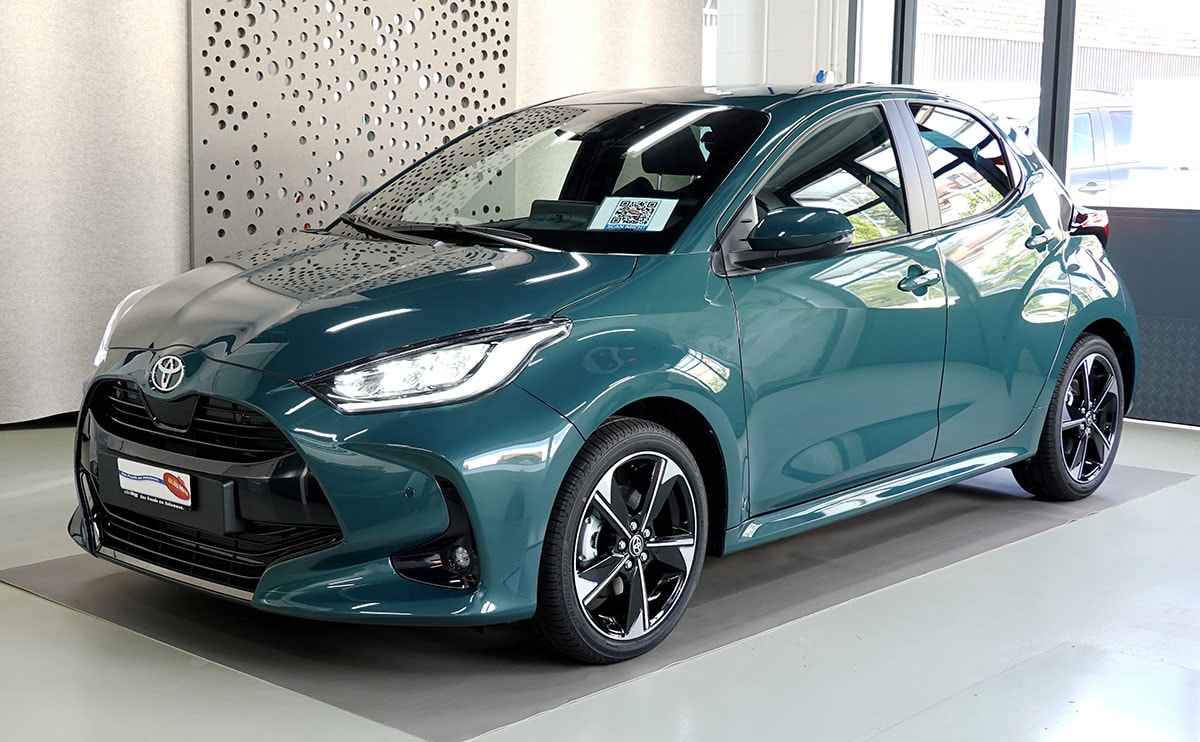 TOYOTA Yaris 1.5 Premium e-CVT-image-0