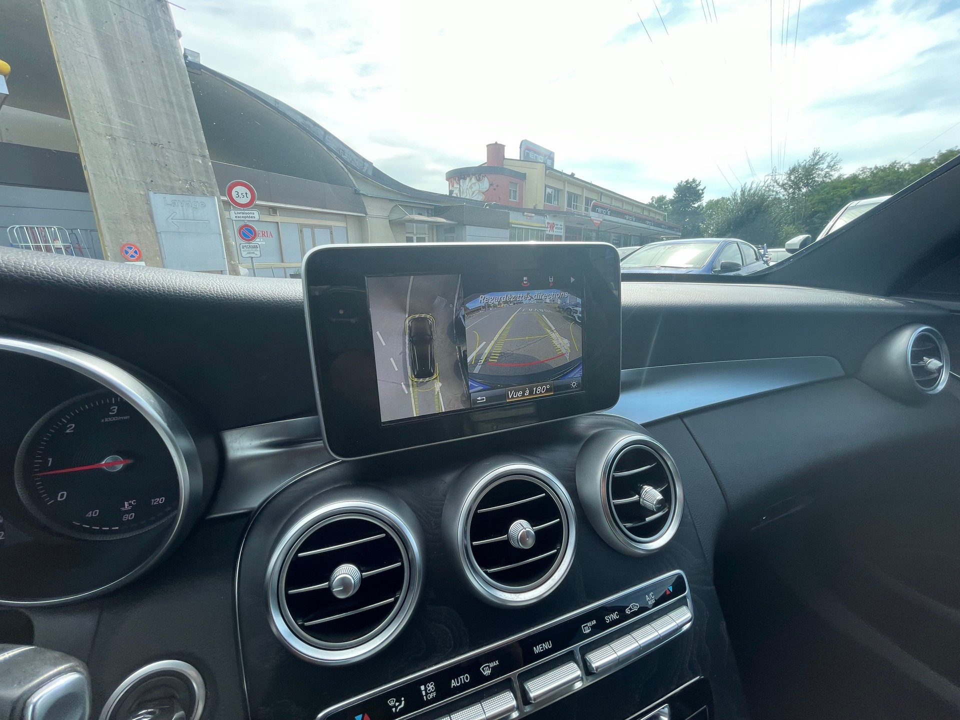 MERCEDES-BENZ C 250 d Swiss Star AMG Line 4Matic 9G-Tronic-image-9