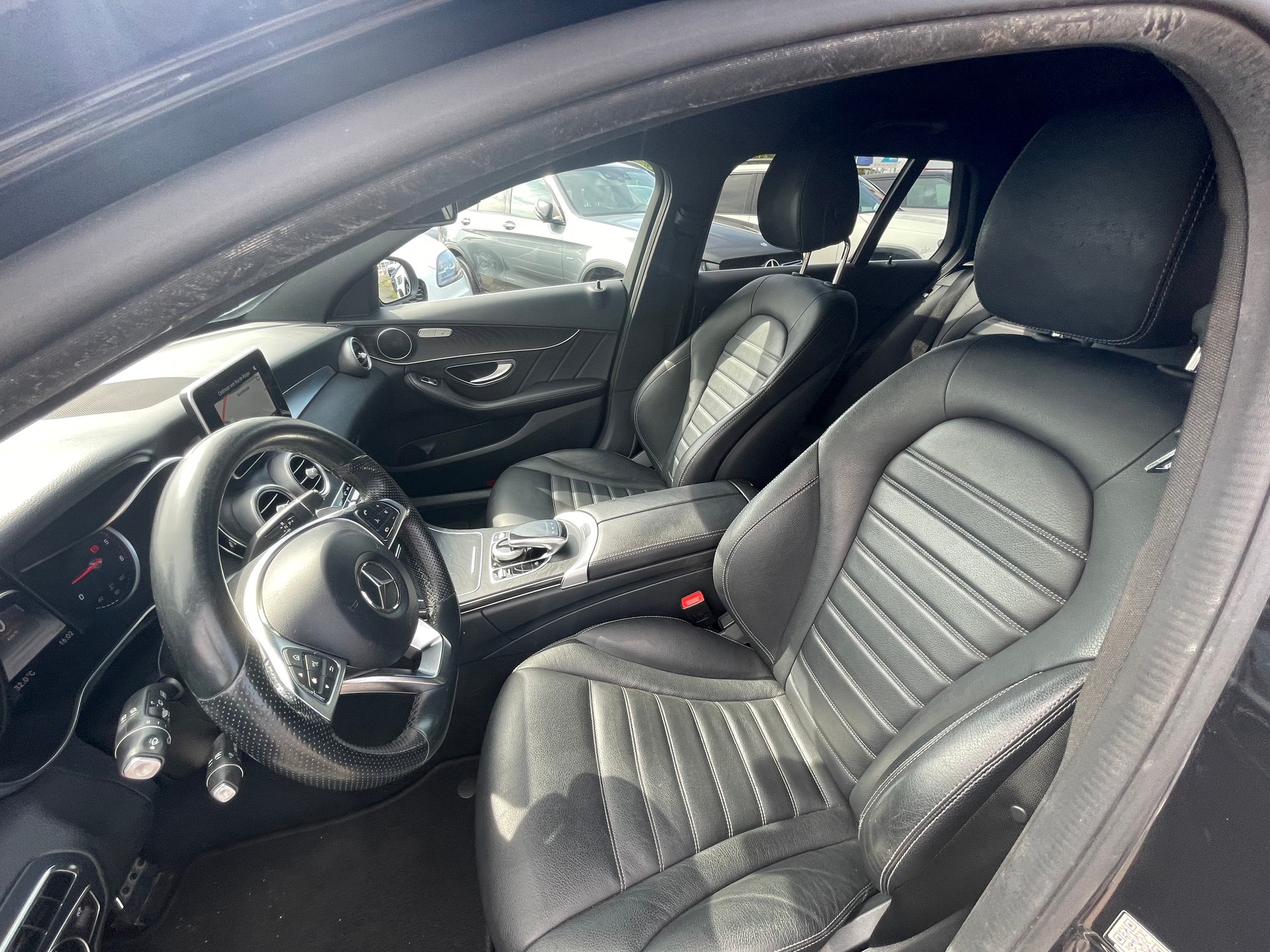 MERCEDES-BENZ C 250 d Swiss Star AMG Line 4Matic 9G-Tronic-image-8