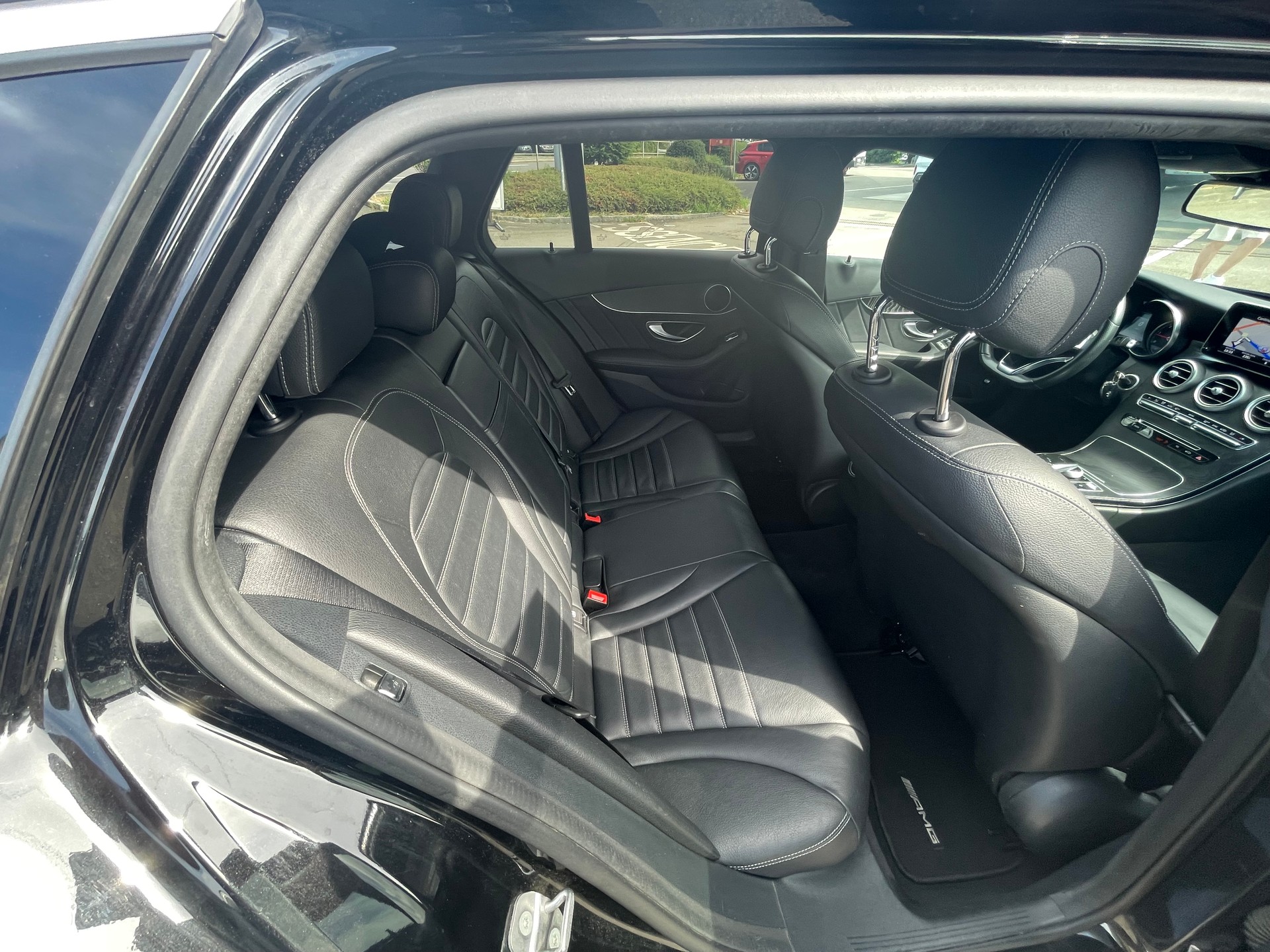 MERCEDES-BENZ C 250 d Swiss Star AMG Line 4Matic 9G-Tronic-image-7