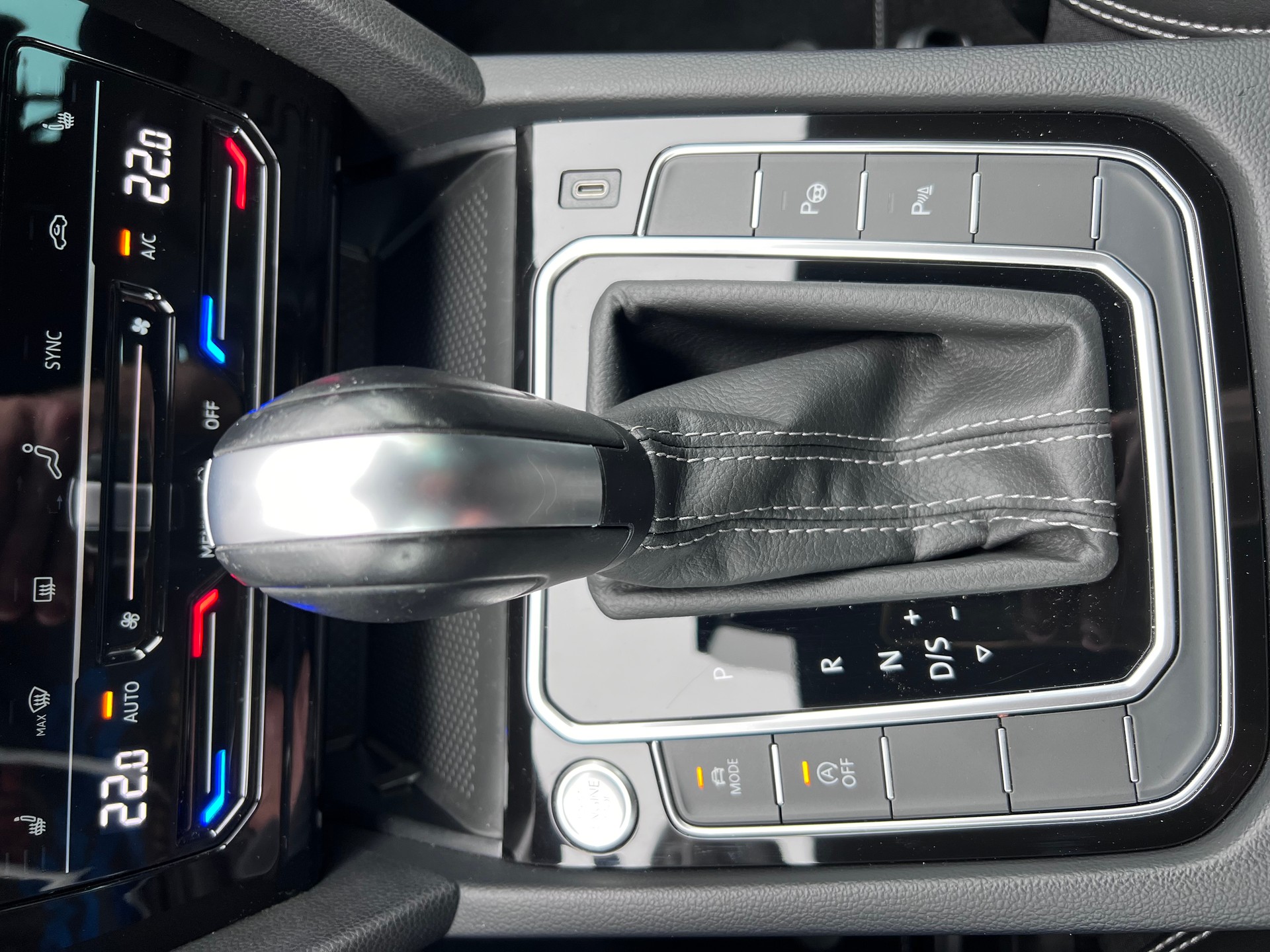 VW Passat Variant 2.0 TSI R-Line 4Motion DSG-image-6