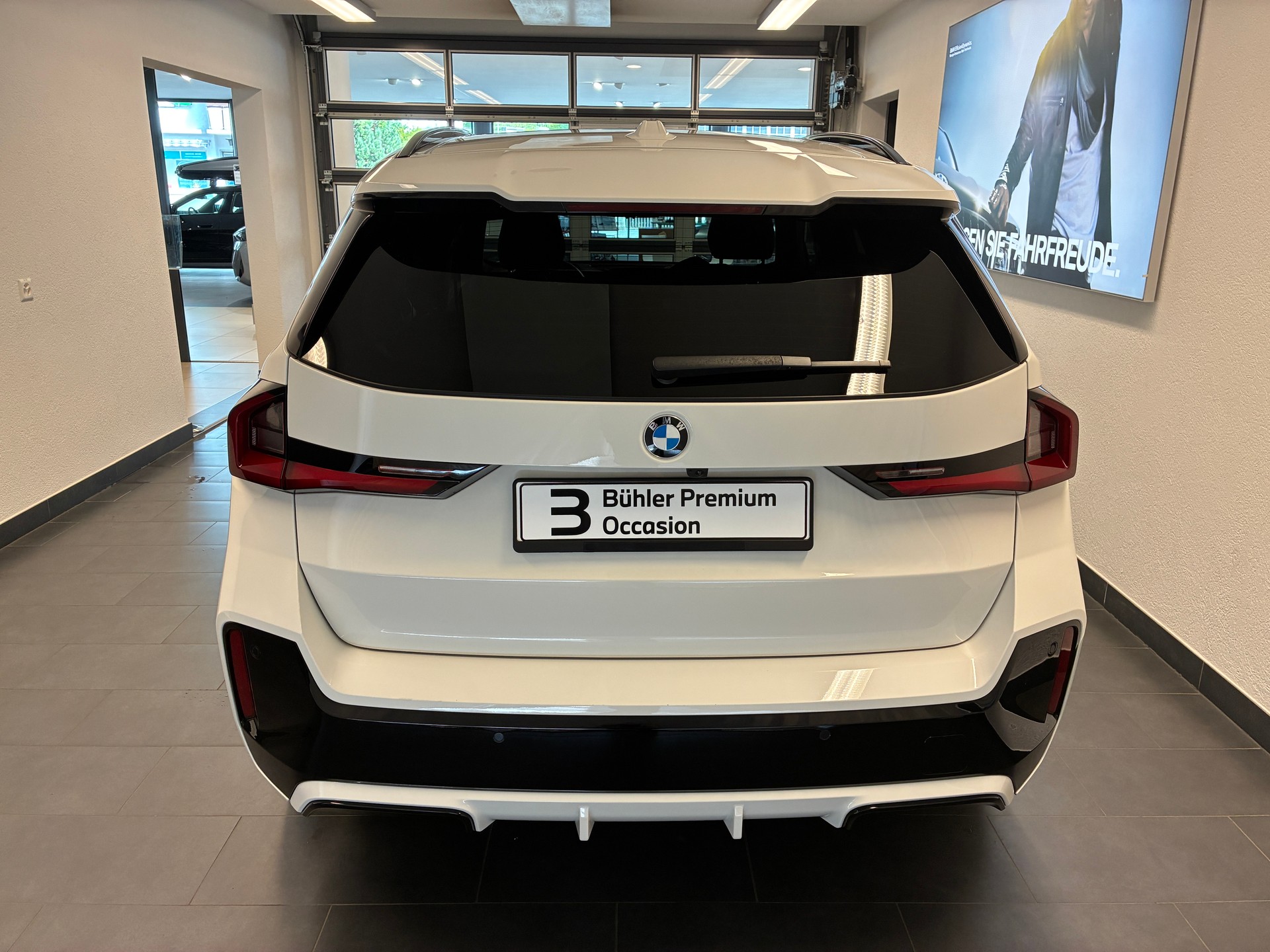 BMW X1 23i xDrive paddles-image-4