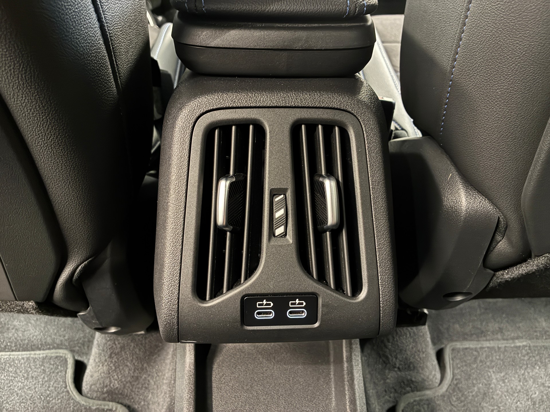BMW X1 23i xDrive paddles-image-17
