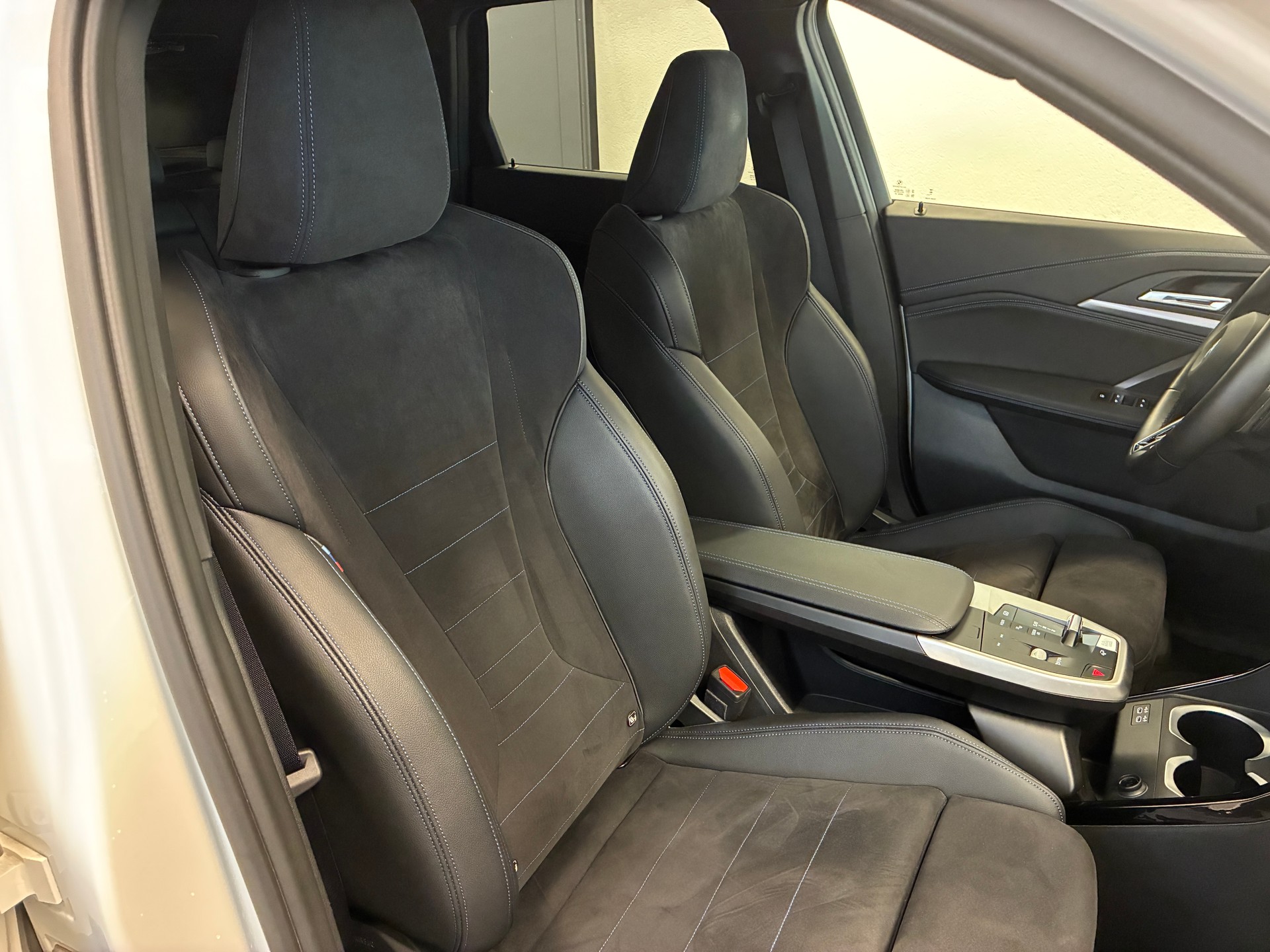 BMW X1 23i xDrive paddles-image-10