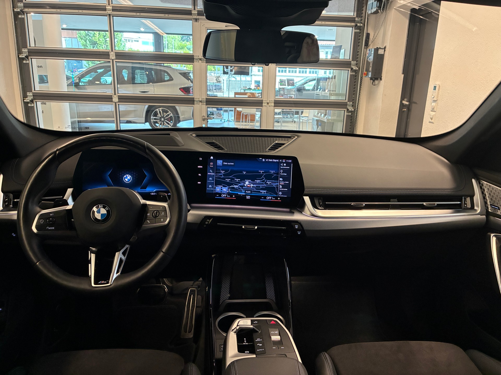BMW X1 23i xDrive paddles-image-11
