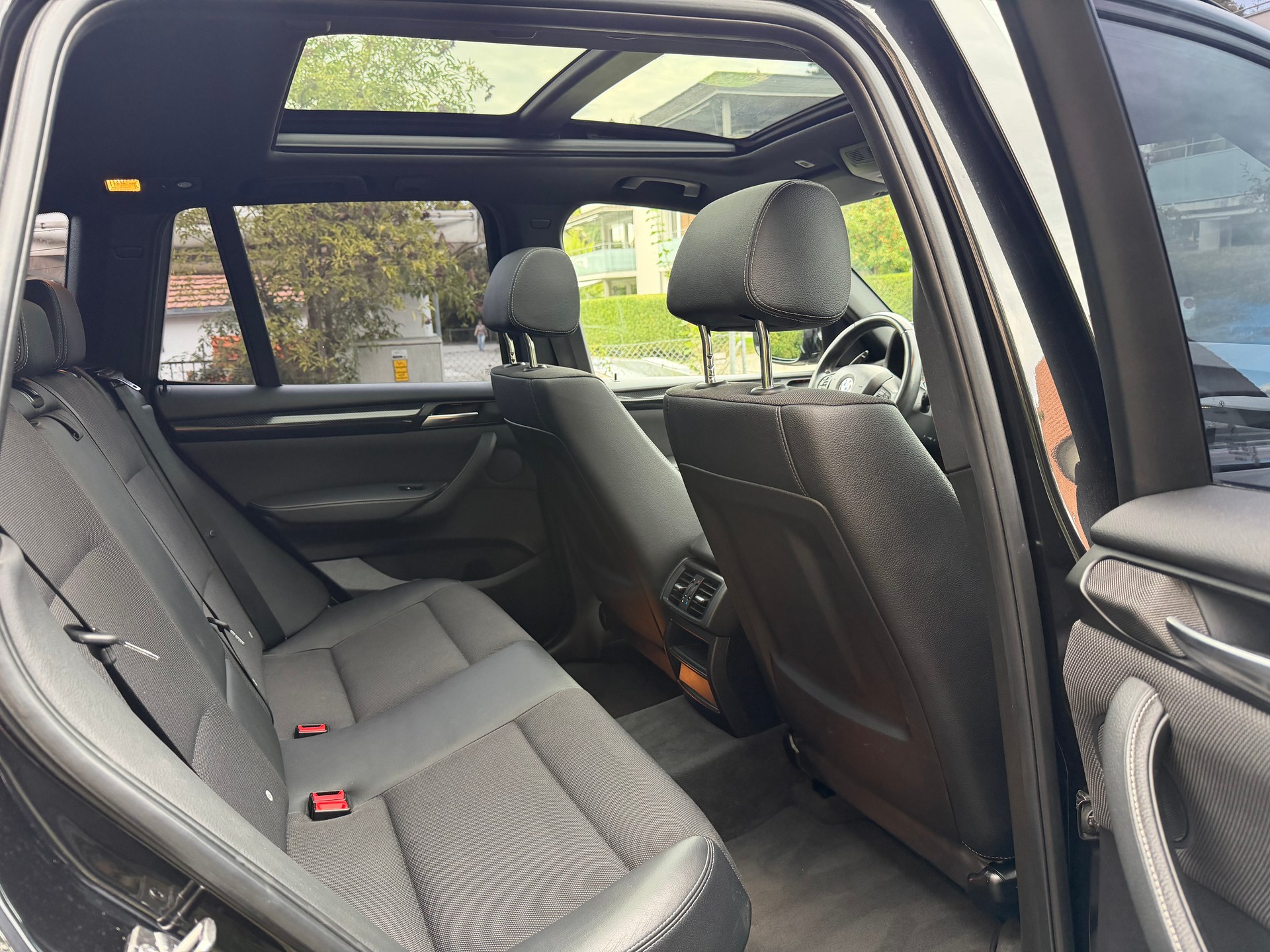 BMW X3 xDrive 28i Steptronic-image-14