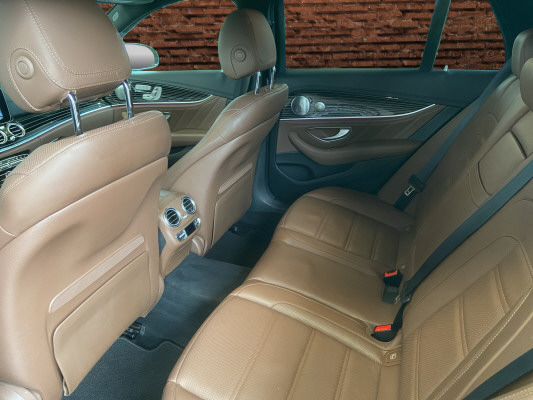 MERCEDES-BENZ E 43 AMG 4 Matic-image-12