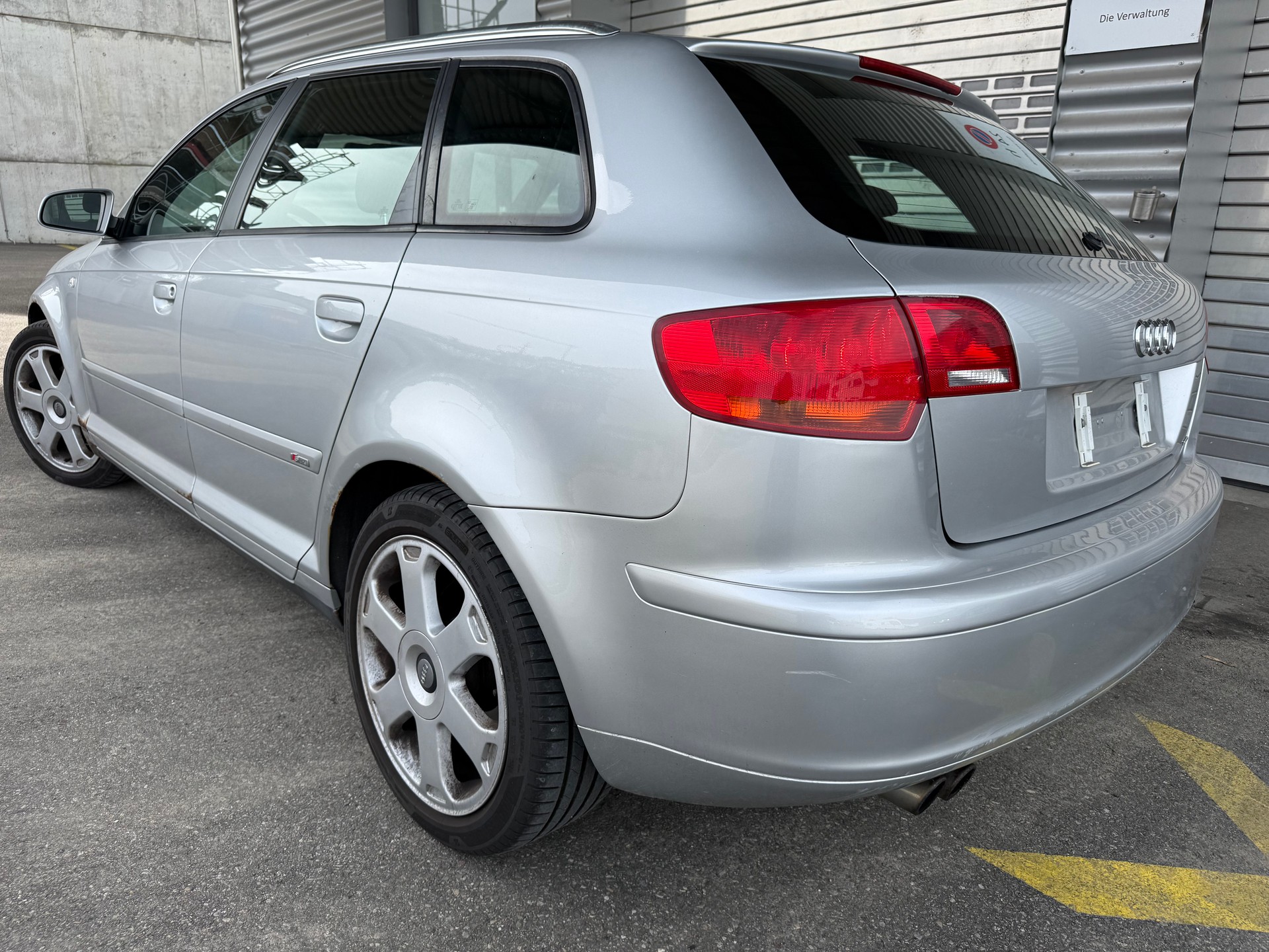 AUDI A3 2.0 Turbo FSI Ambition quattro-image-4