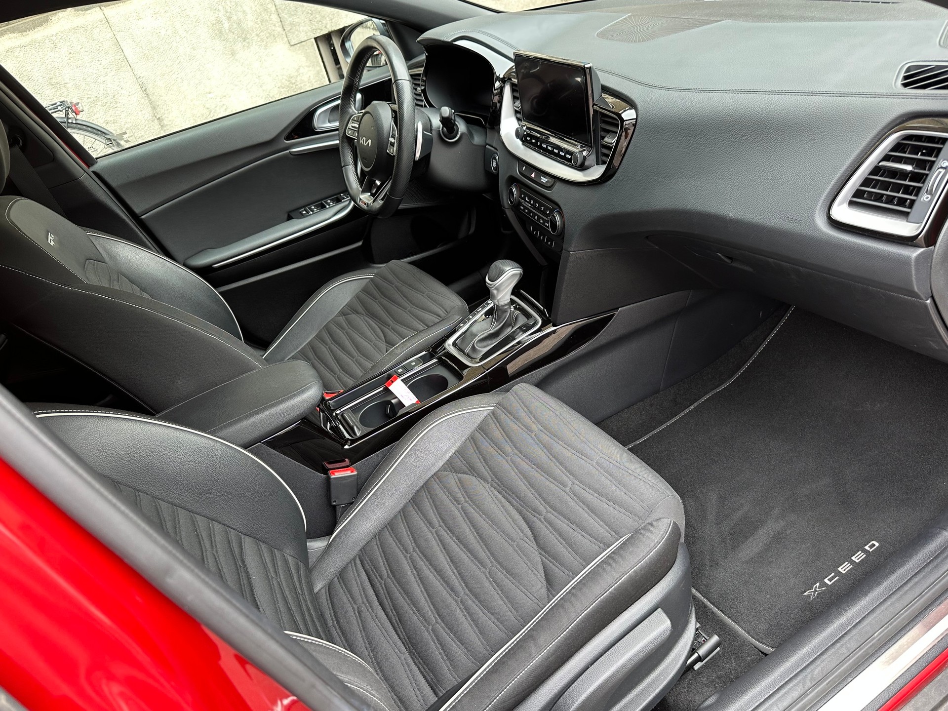 KIA XCeed 1.5 T-GDi MHEV GT-Line DCT-image-7