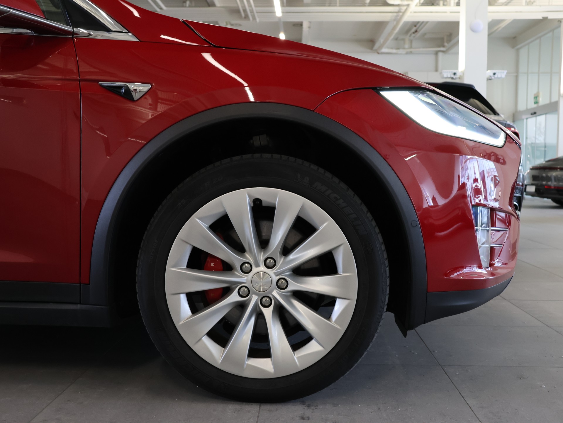 TESLA Model X Performance *Panoramadach* *Sitzheizung*-image-16
