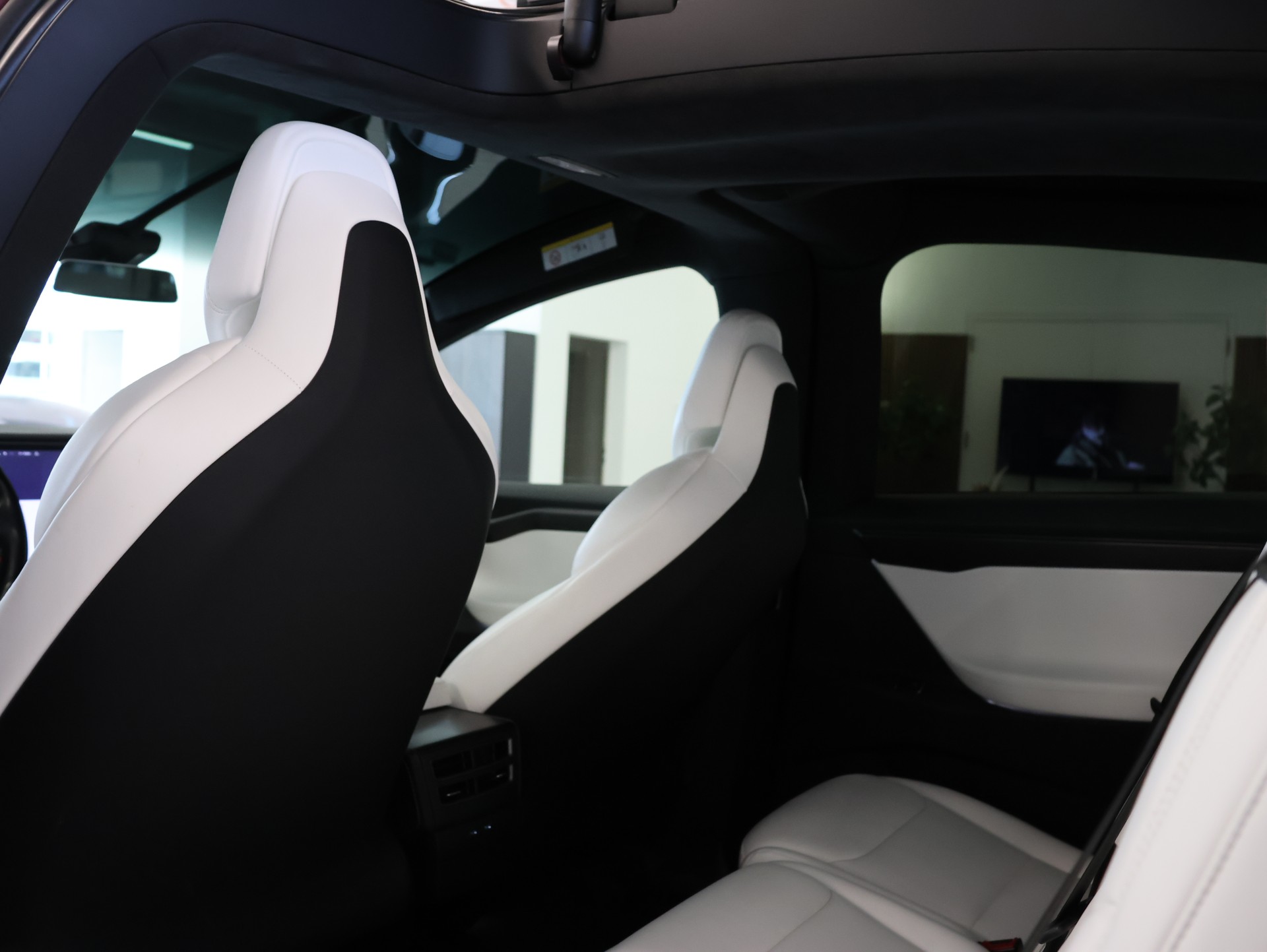 TESLA Model X Performance *Panoramadach* *Sitzheizung*-image-30