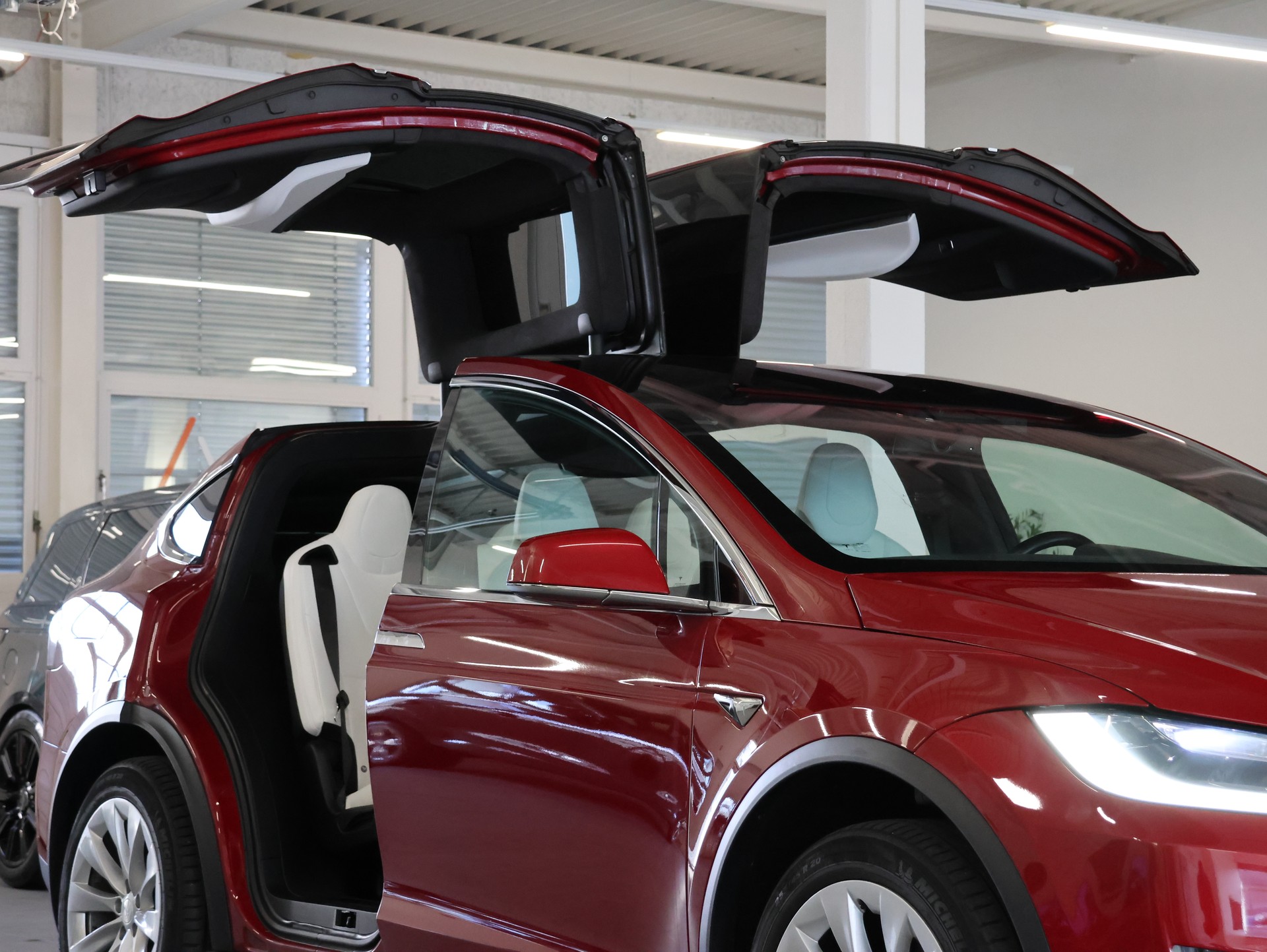 TESLA Model X Performance *Panoramadach* *Sitzheizung*-image-3
