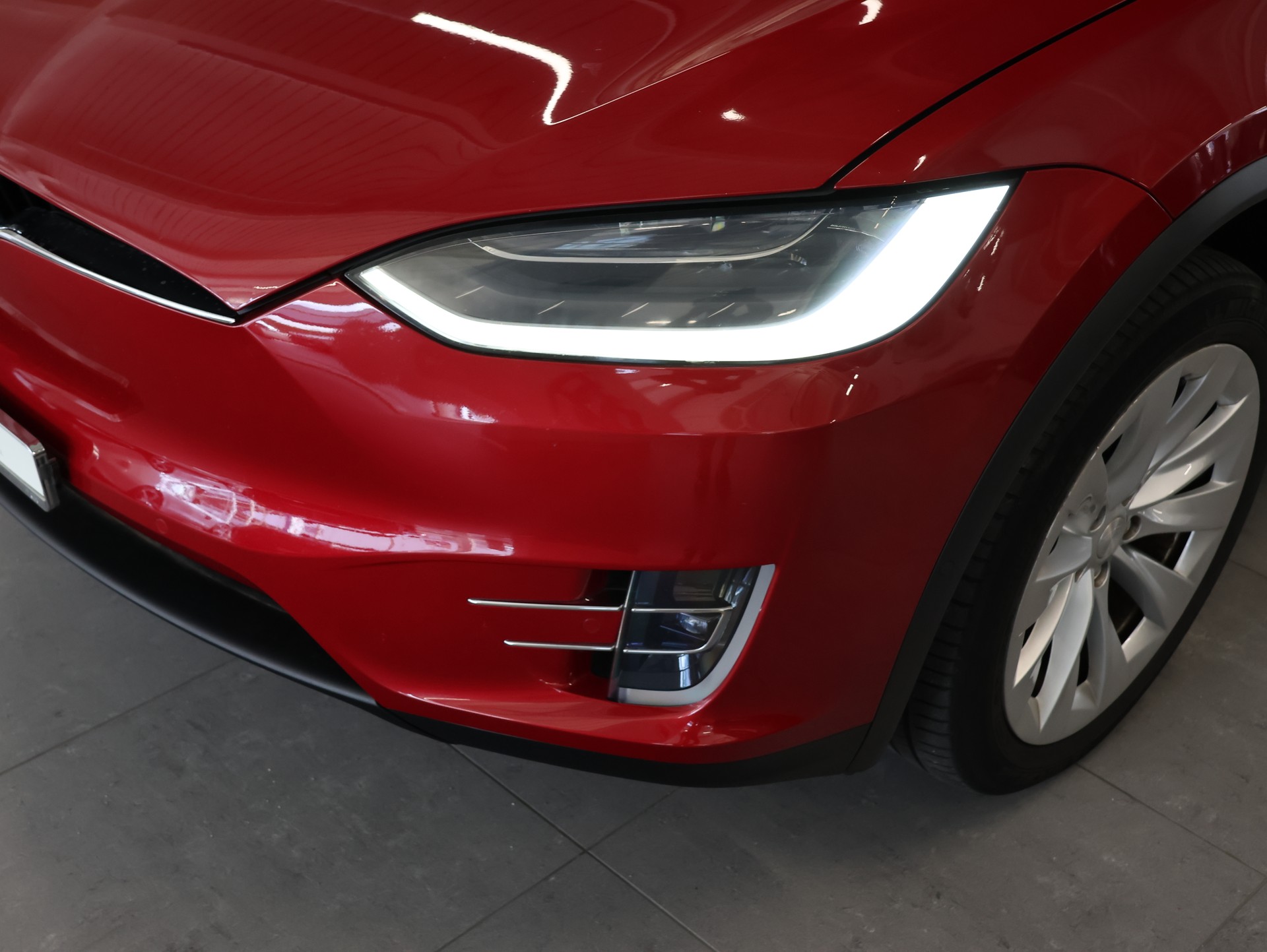 TESLA Model X Performance *Panoramadach* *Sitzheizung*-image-10