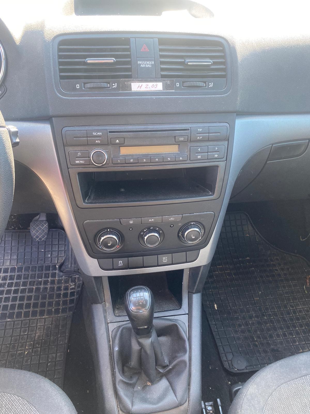 SKODA Yeti 1.2 TSI Ambition-image-5