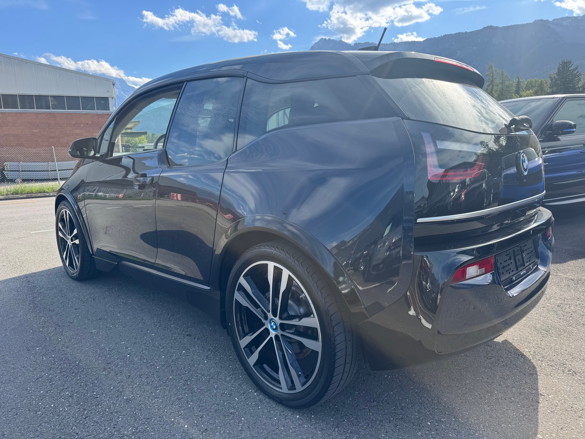 BMW i3 (120Ah) Unique Forever Edition-image-7