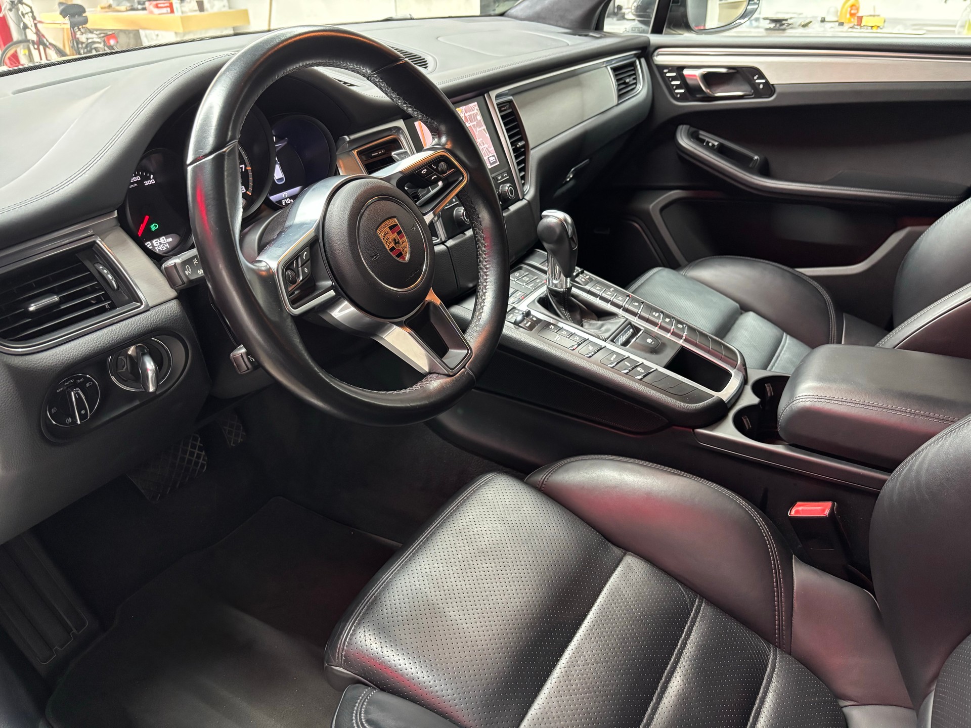 PORSCHE Macan Turbo PDK-image-7