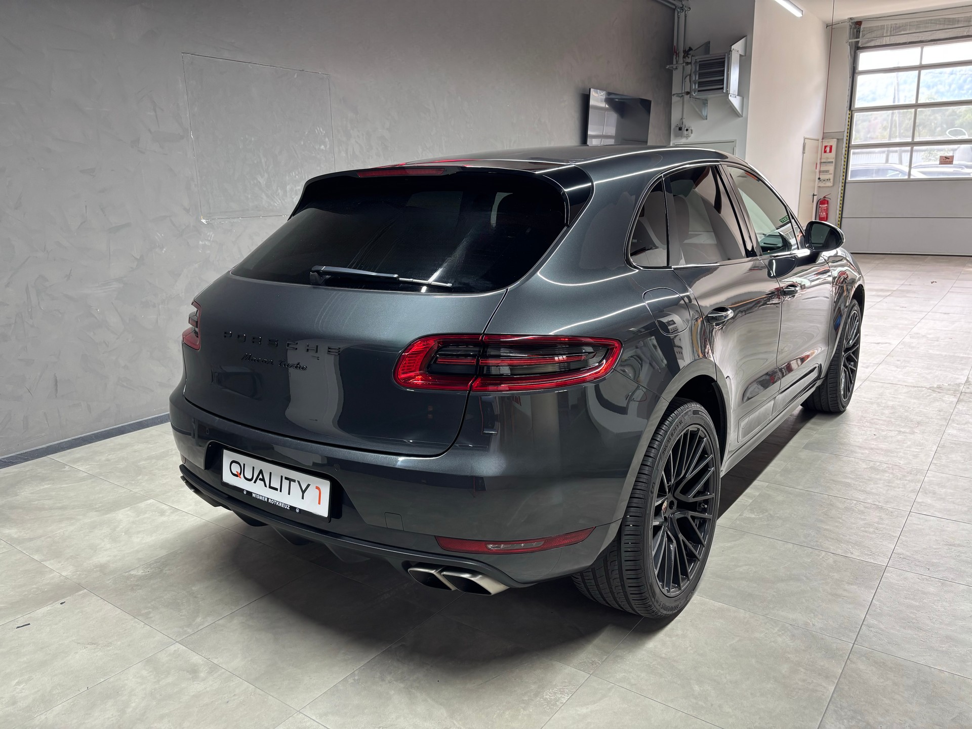 PORSCHE Macan Turbo PDK-image-3