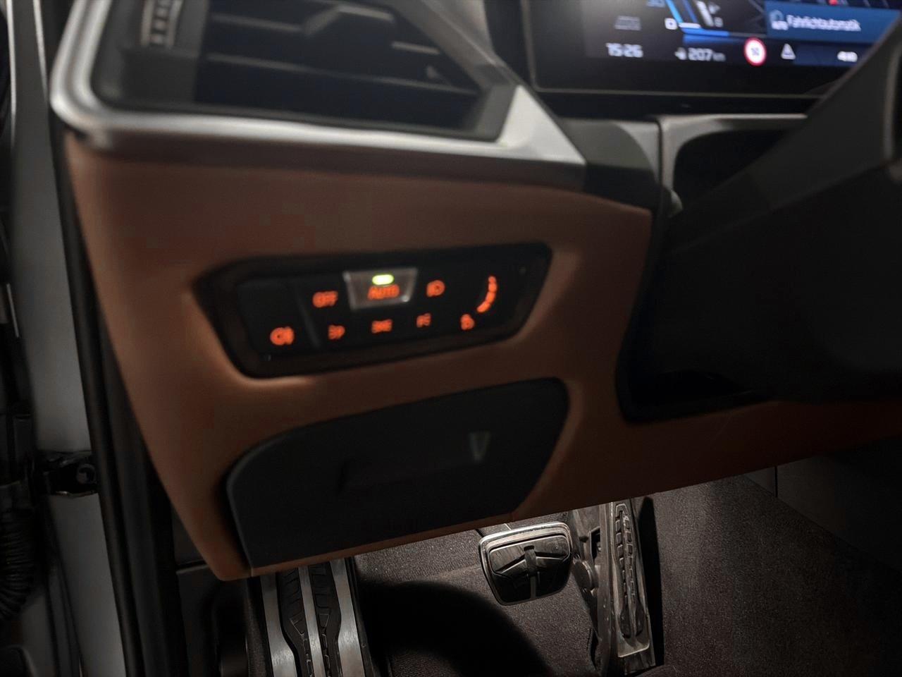 BMW M3 Competition xDrive Touring-image-21