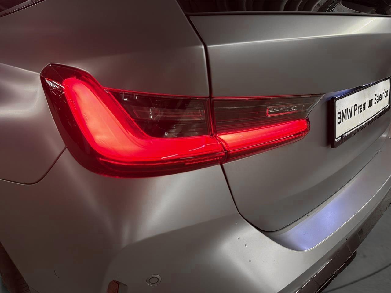 BMW M3 Competition xDrive Touring-image-9
