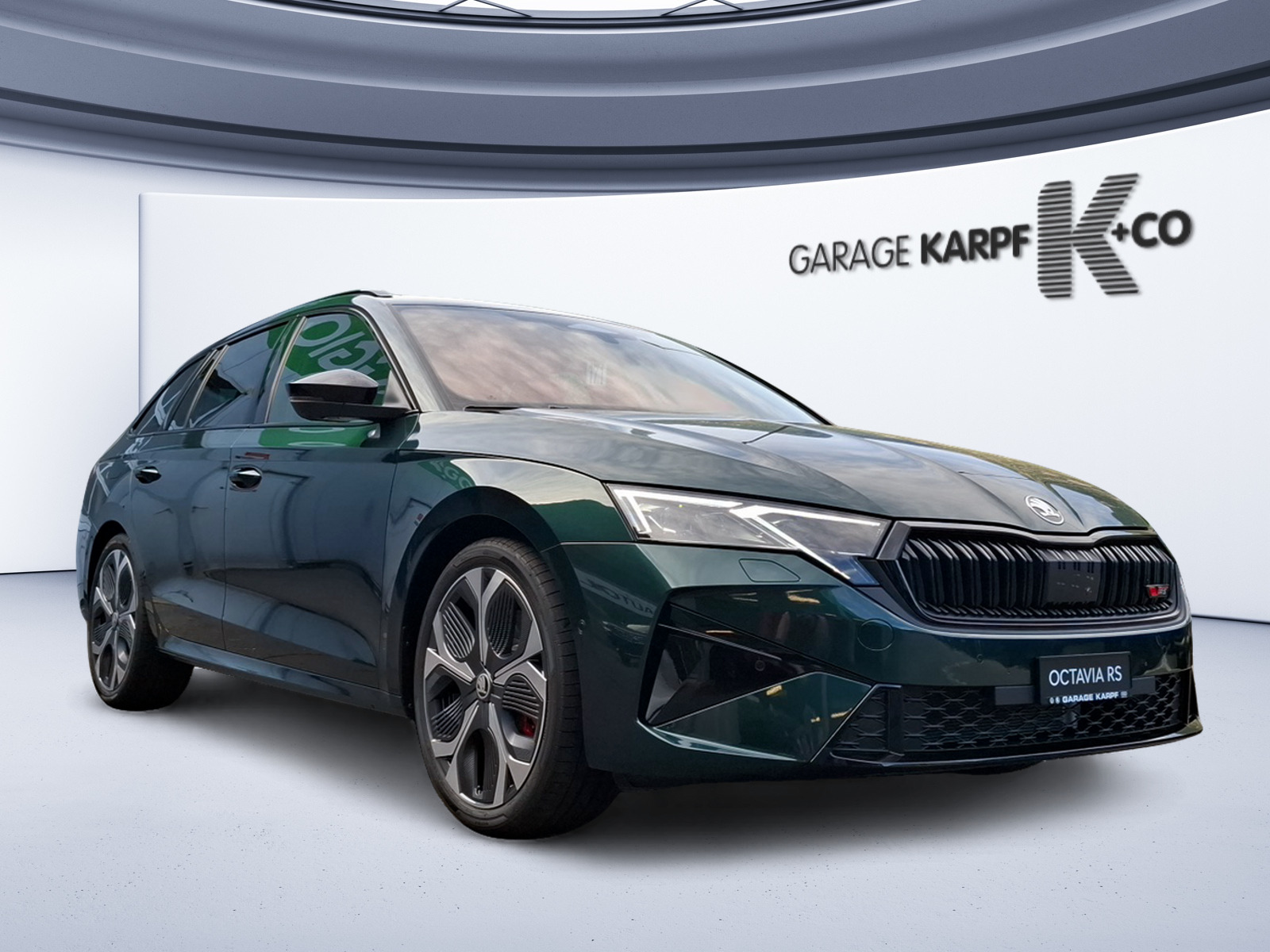 SKODA Octavia Combi 2.0 TSI DSG RS 30 Years Edition-image-10