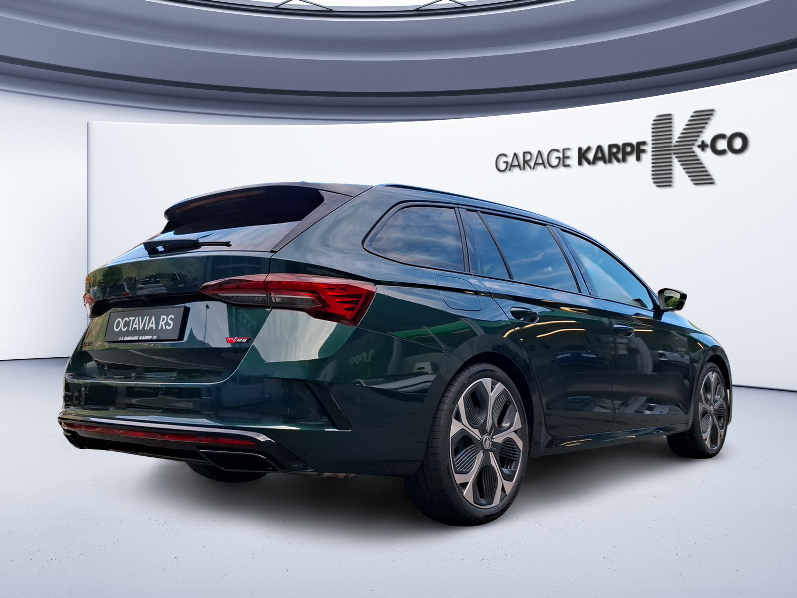 SKODA Octavia Combi 2.0 TSI DSG RS 30 Years Edition-image-6