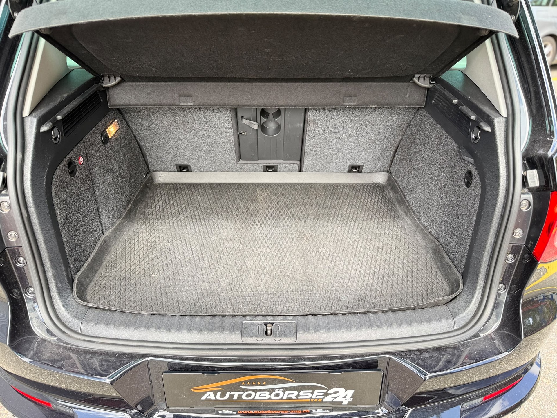 VW Tiguan 2.0 TSI 200 Sport & Style DSG-image-21