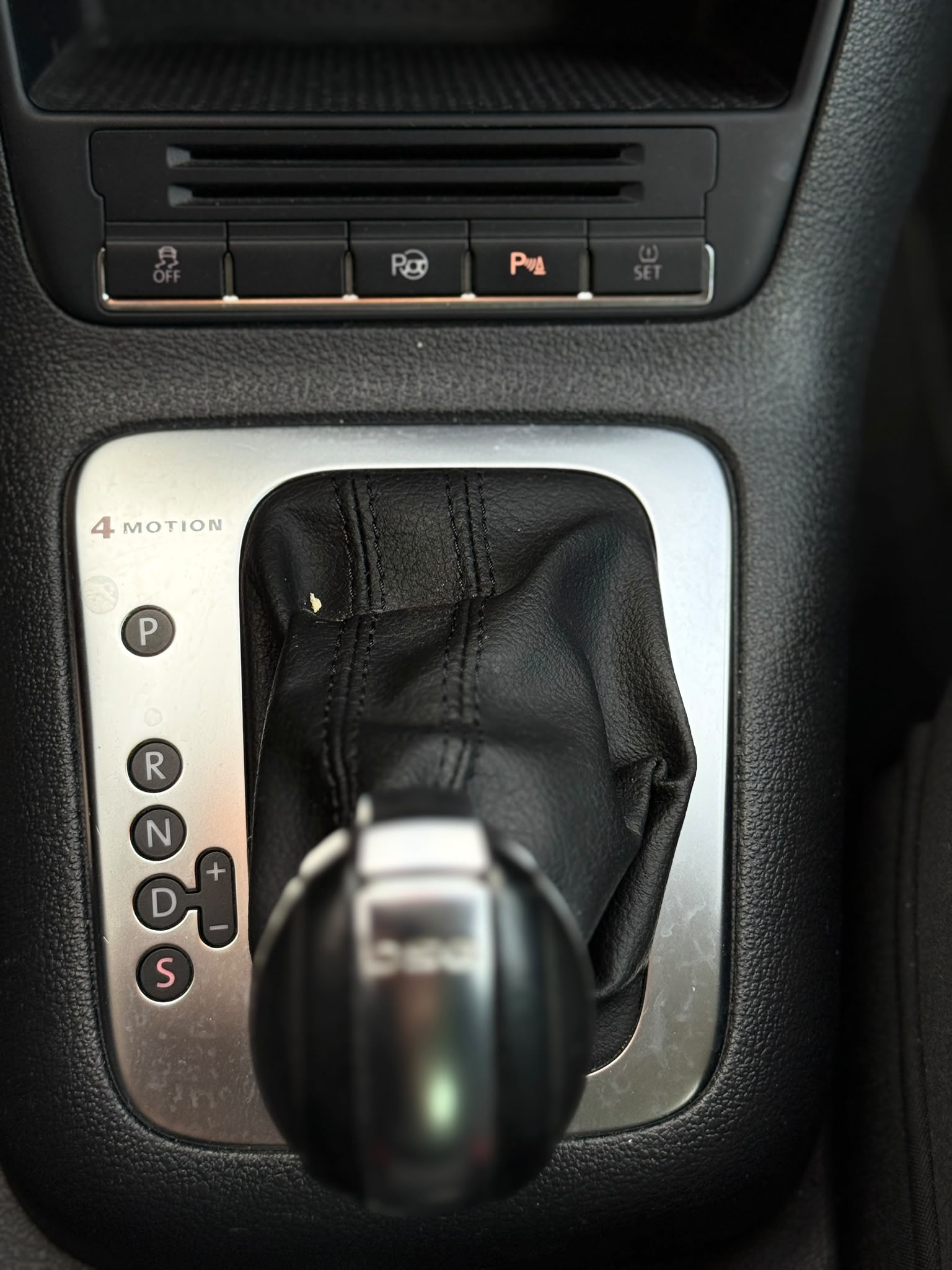VW Tiguan 2.0 TSI 200 Sport & Style DSG-image-16