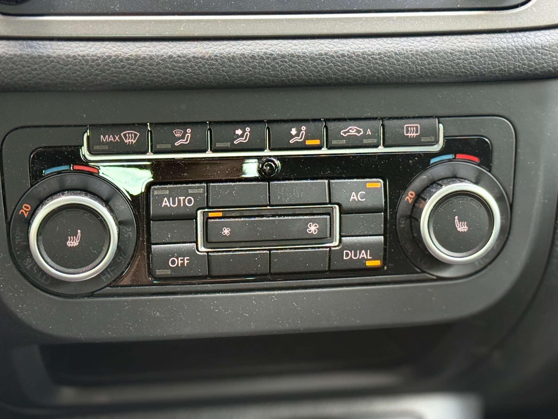 VW Tiguan 2.0 TSI 200 Sport & Style DSG-image-20