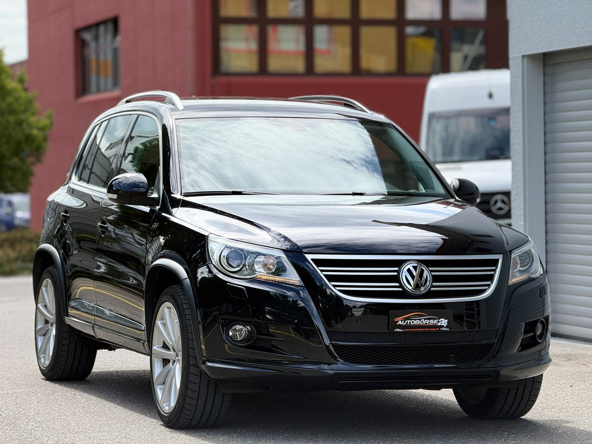 VW Tiguan 2.0 TSI 200 Sport & Style DSG-image-1