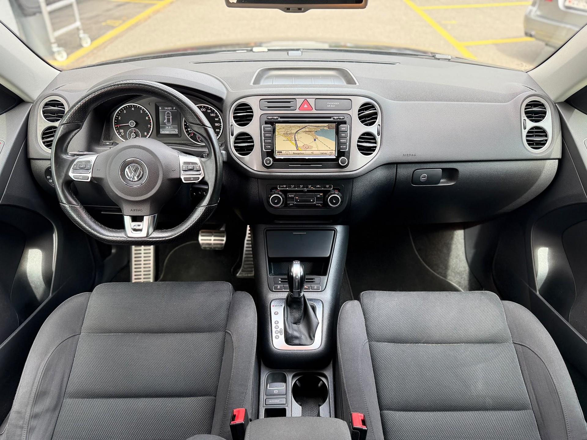 VW Tiguan 2.0 TSI 200 Sport & Style DSG-image-11