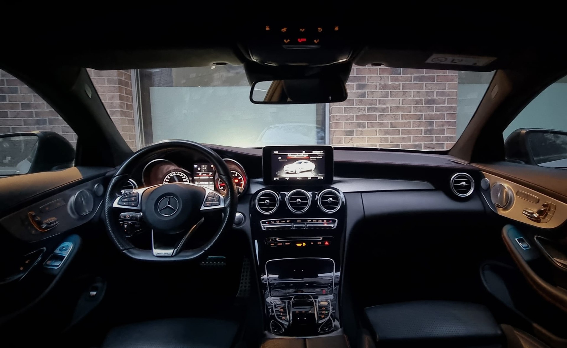 MERCEDES-BENZ C 43 AMG 4matic-image-4