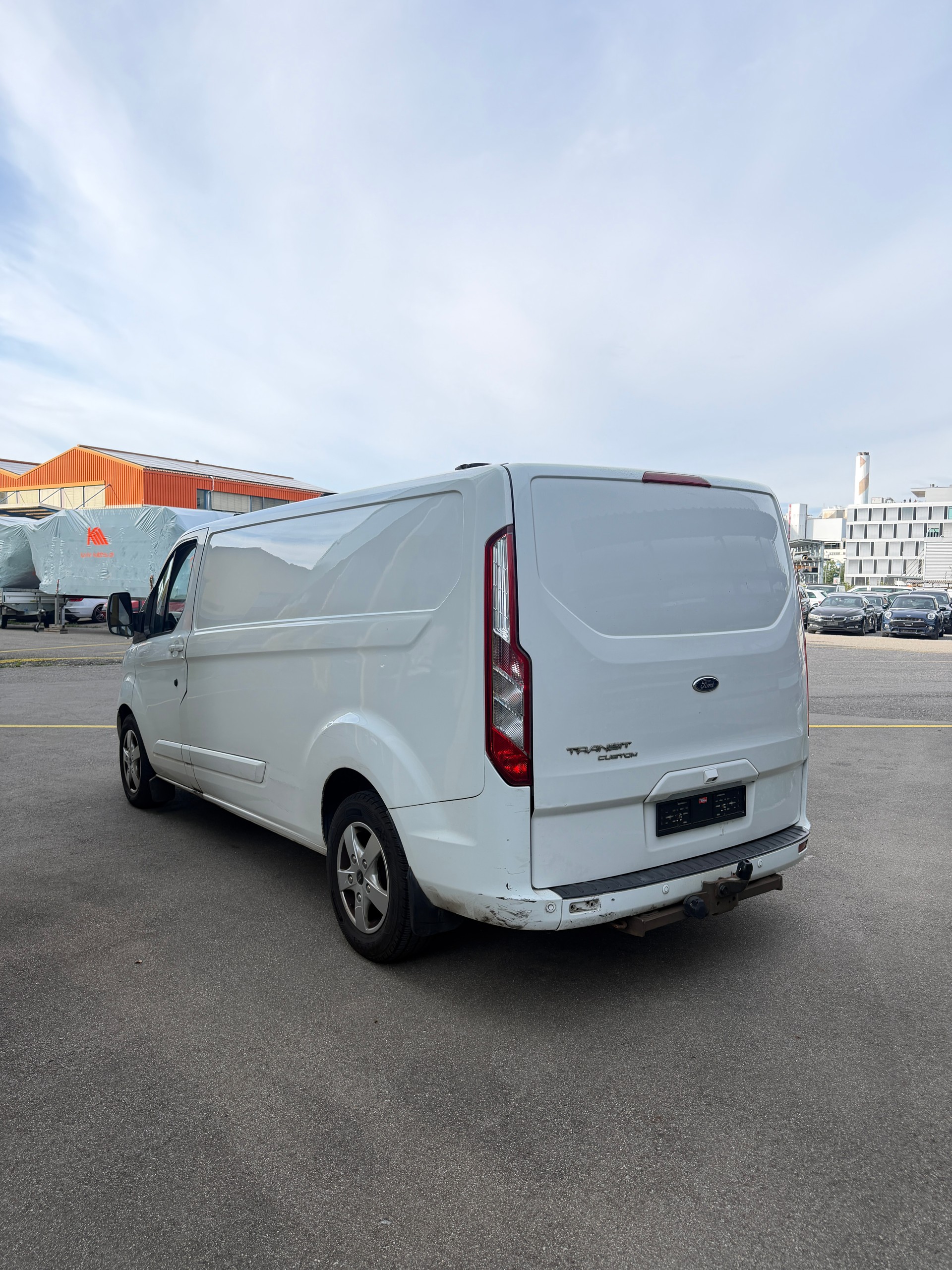 FORD Transit Custom Van 340 L2H1 Trend SelectShift A-image-4