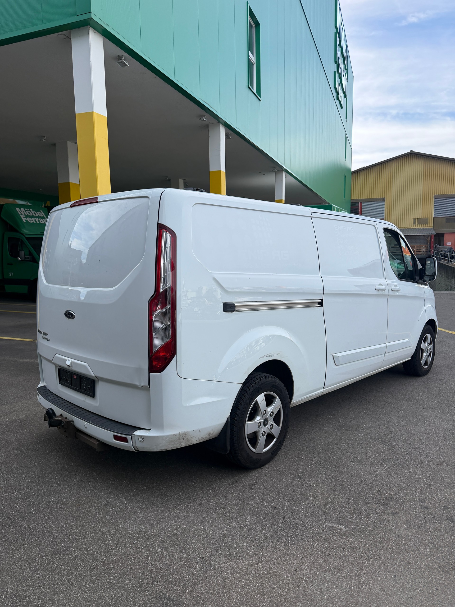 FORD Transit Custom Van 340 L2H1 Trend SelectShift A-image-6