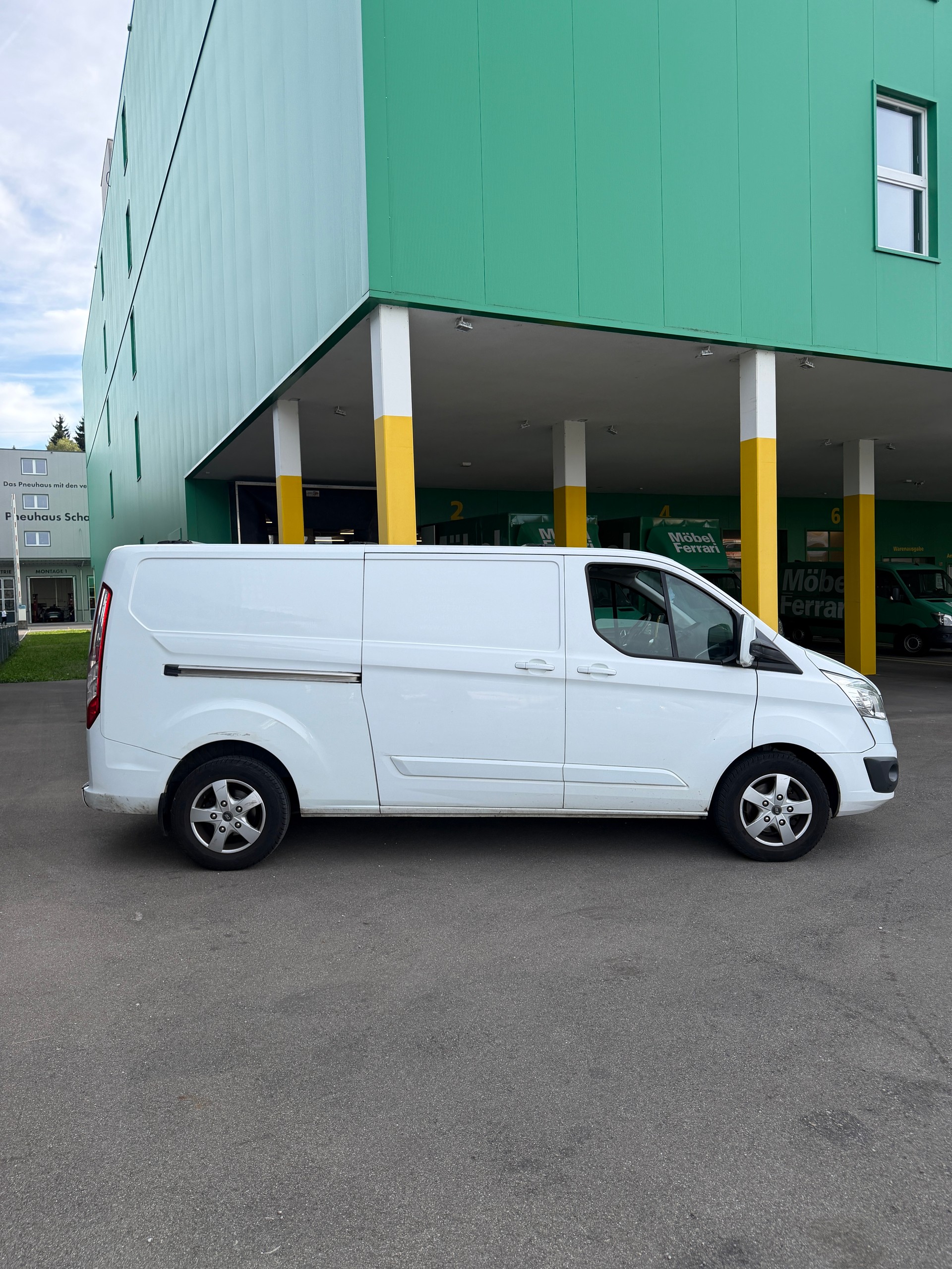 FORD Transit Custom Van 340 L2H1 Trend SelectShift A-image-7
