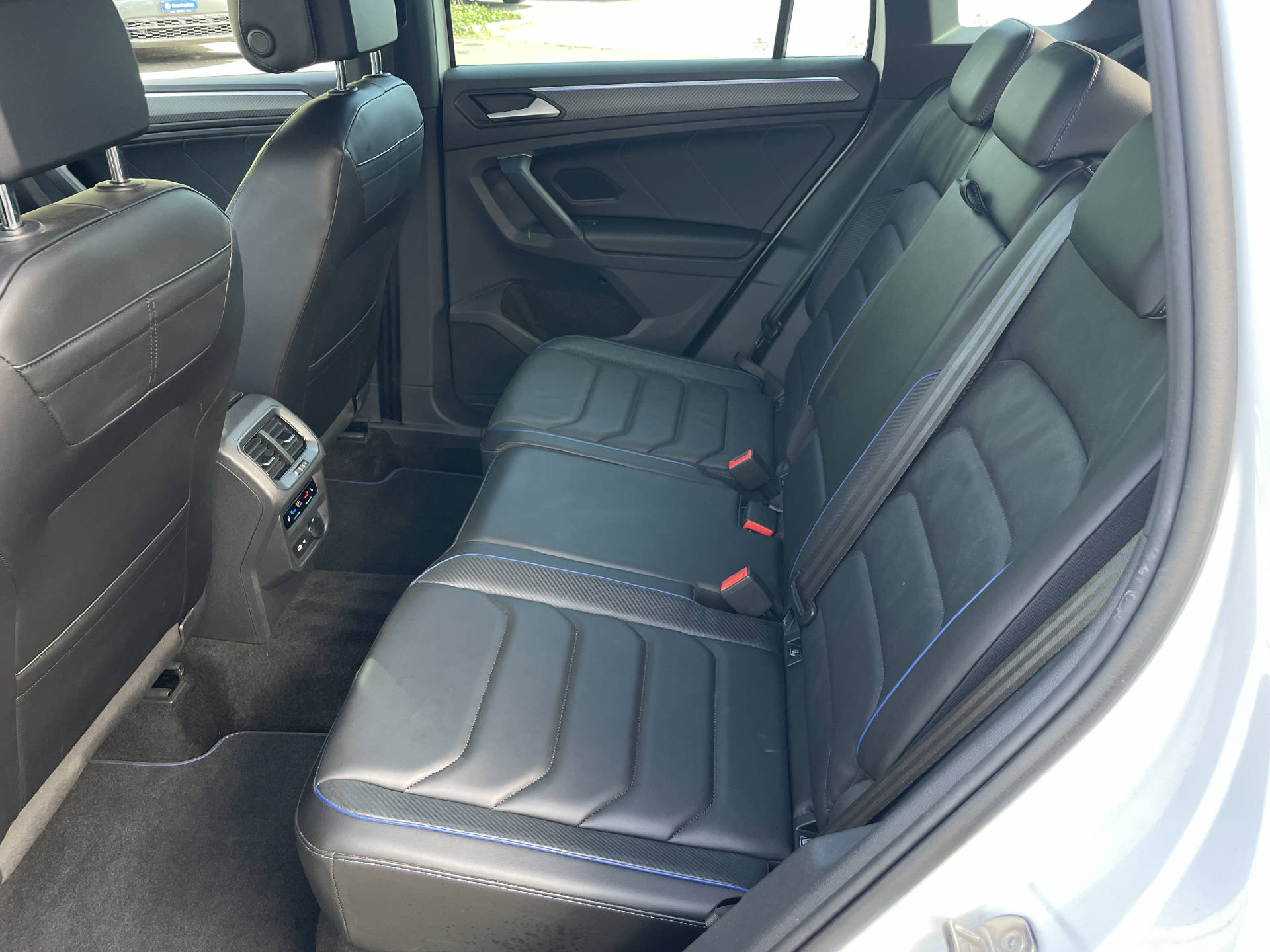 VW Tiguan 2.0 TSI R DSG-image-9