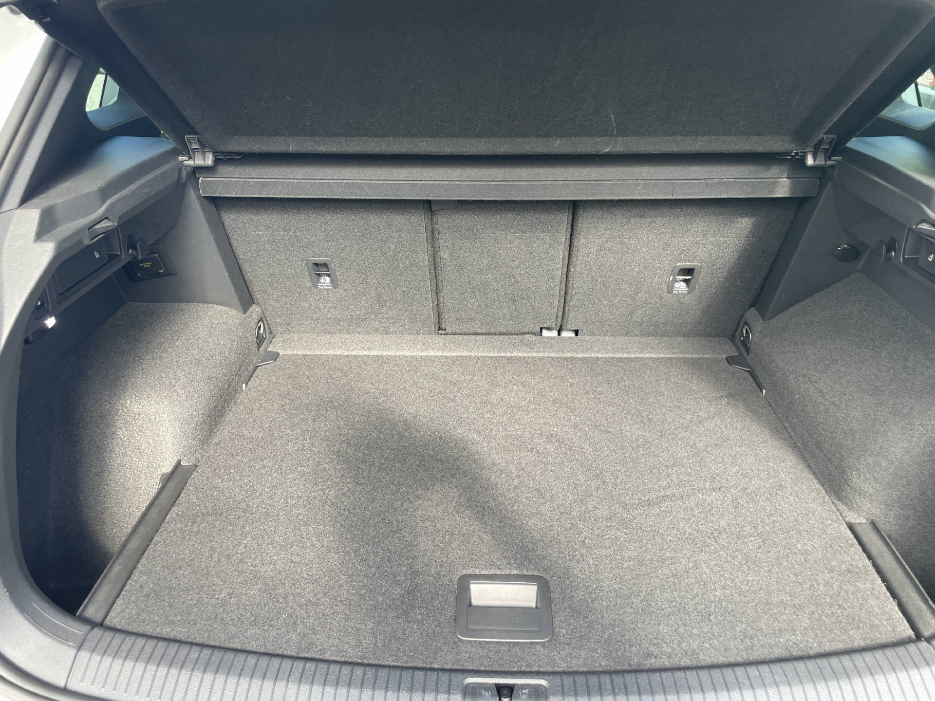 VW Tiguan 2.0 TSI R DSG-image-25