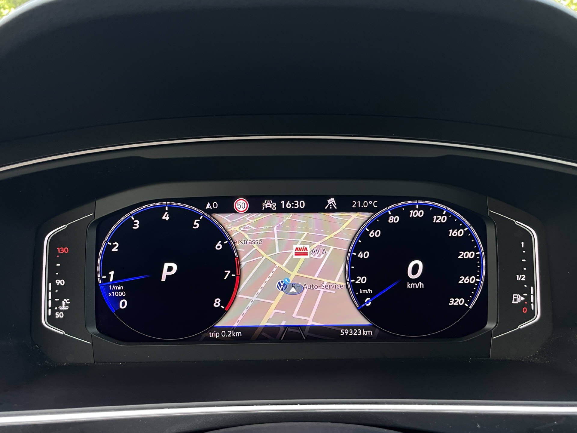 VW Tiguan 2.0 TSI R DSG-image-13
