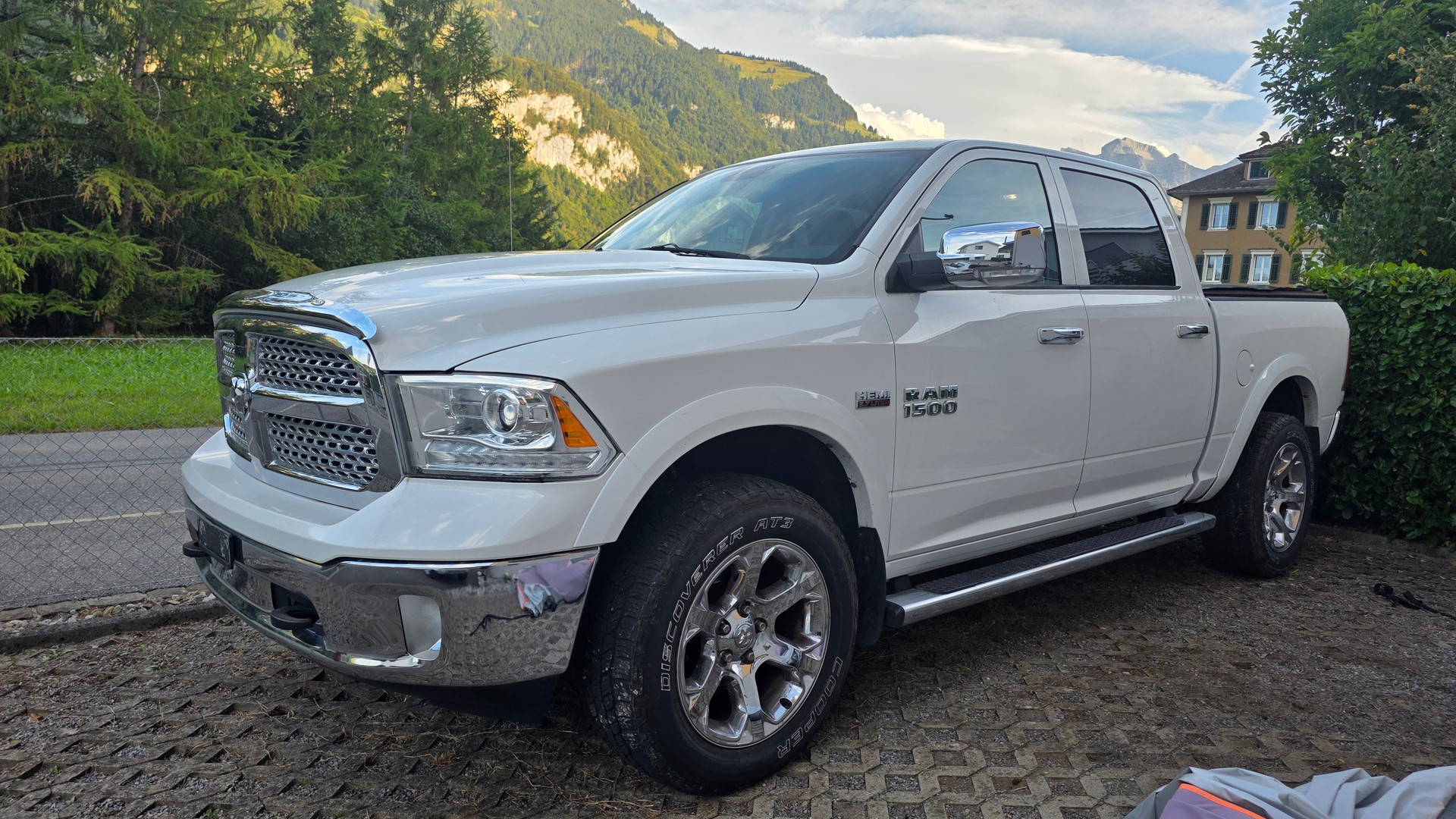 DODGE 1500 Laramie-image-7